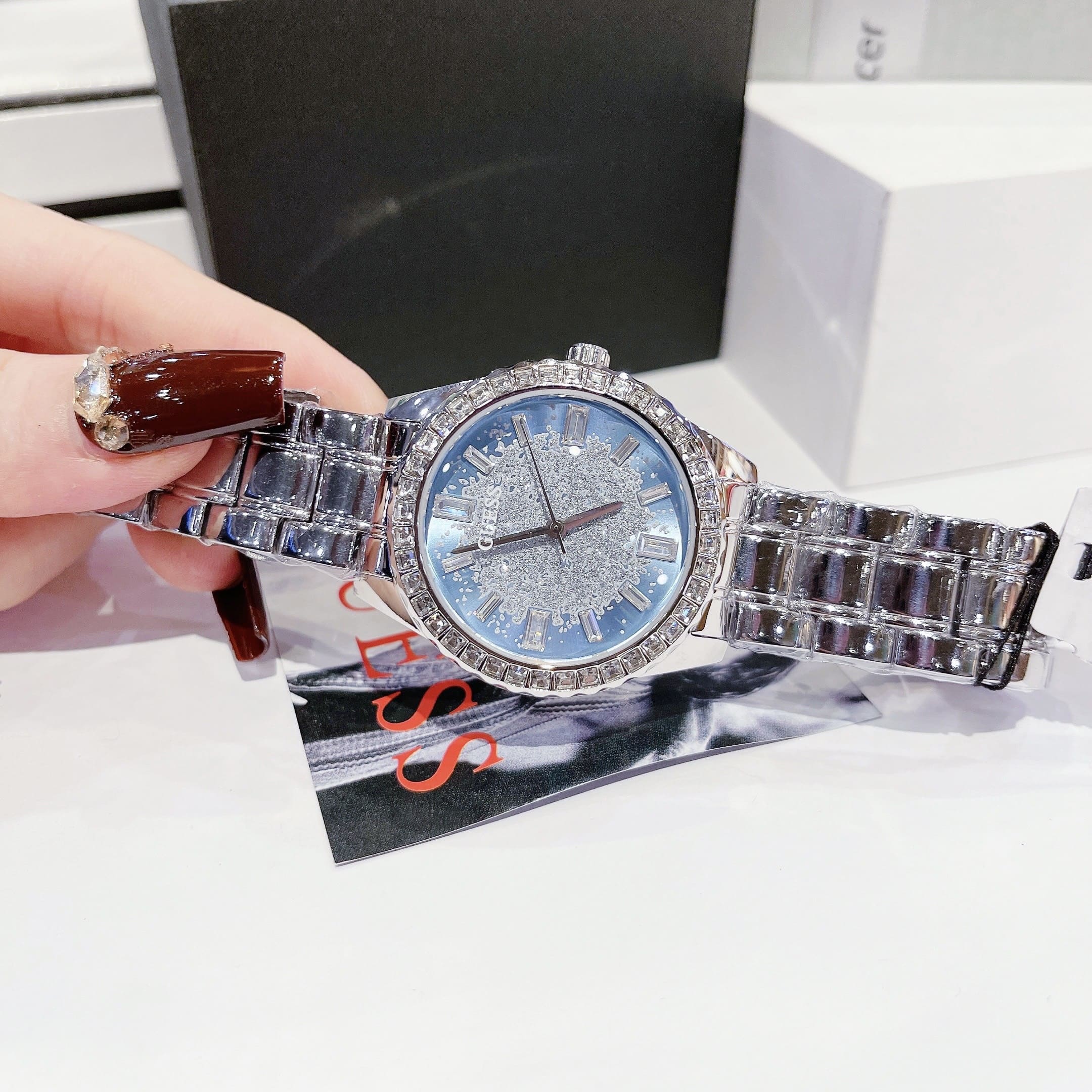 Đồng Hồ Guess Glitter |Nữ Giới |Mặt Xanh |Dây Kim Loại Trắng Silver |Máy Pin (Quartz) |Size 38mm |donghogiatot.vn