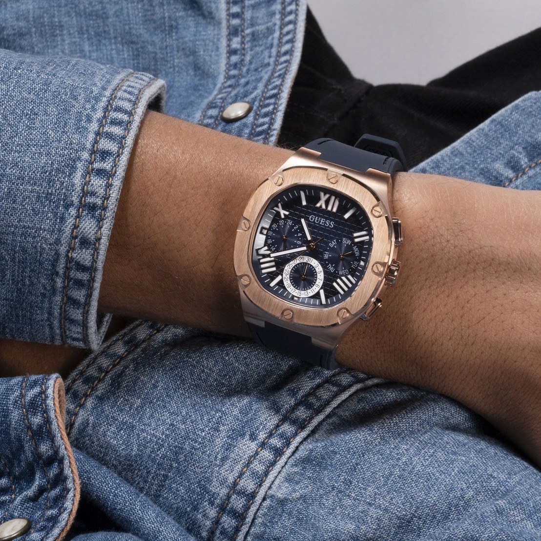 Đồng Hồ Guess Headline |Nam Giới |Mặt Vuông |Rose Gold |Dây Silicone Xanh |Máy Pin (Quartz) |Size 42mm |donghogiatot.vn