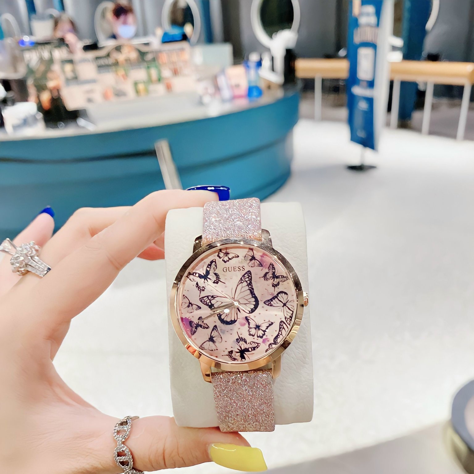 Đồng Hồ Guess Hình Bướm |Nữ Giới |Rose Gold |Dây Da Kim Tuyến Hồng |Máy Pin (Quartz) |Size 37mm |donghogiatot.vn