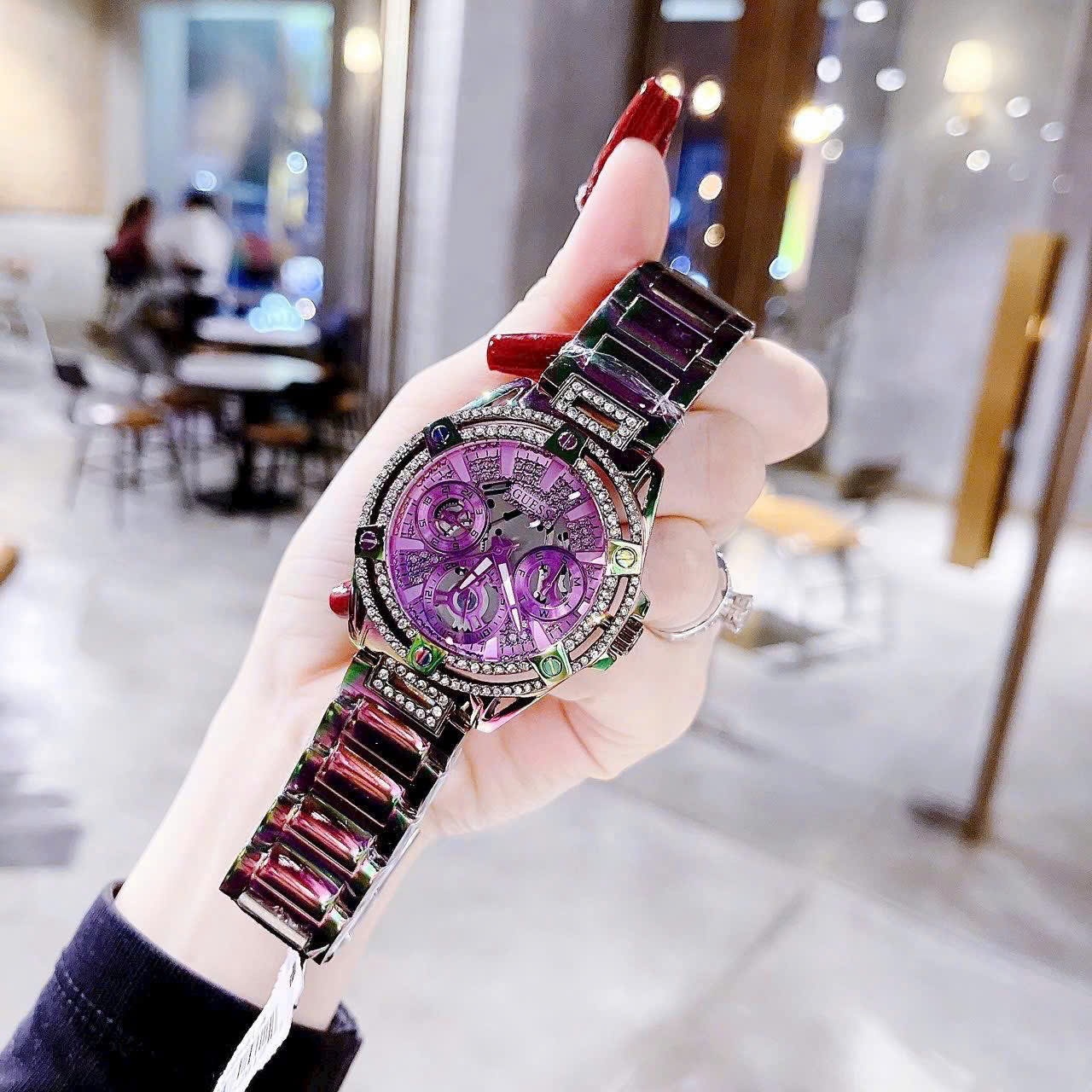 Đồng Hồ Guess Iridescent |Nữ Giới |6 Kim |Đính Đá |Dây Kim Loại Màu Tím |Máy Pin (Quartz) |Size 40mm |donghogiatot.vn