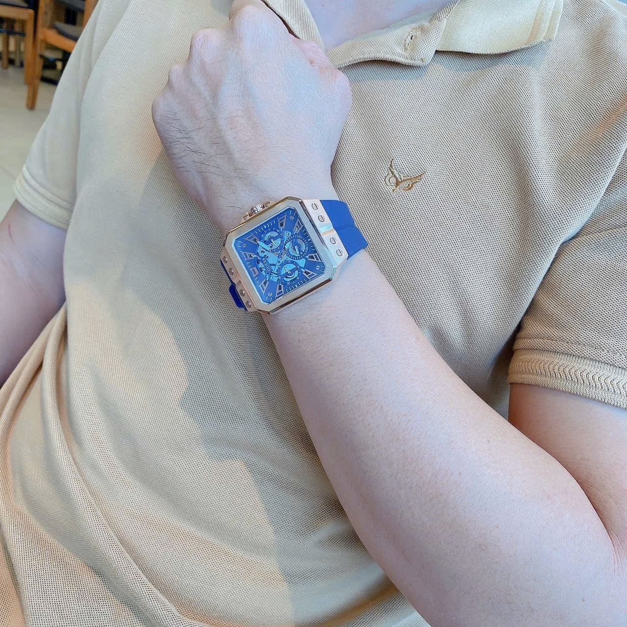 Đồng Hồ Guess Leo |Nam Giới |Mặt Vuông Rose Gold |Dây Cao Su Xanh |Máy Pin (Quartz) |Size 42mm |donghogiatot.vn