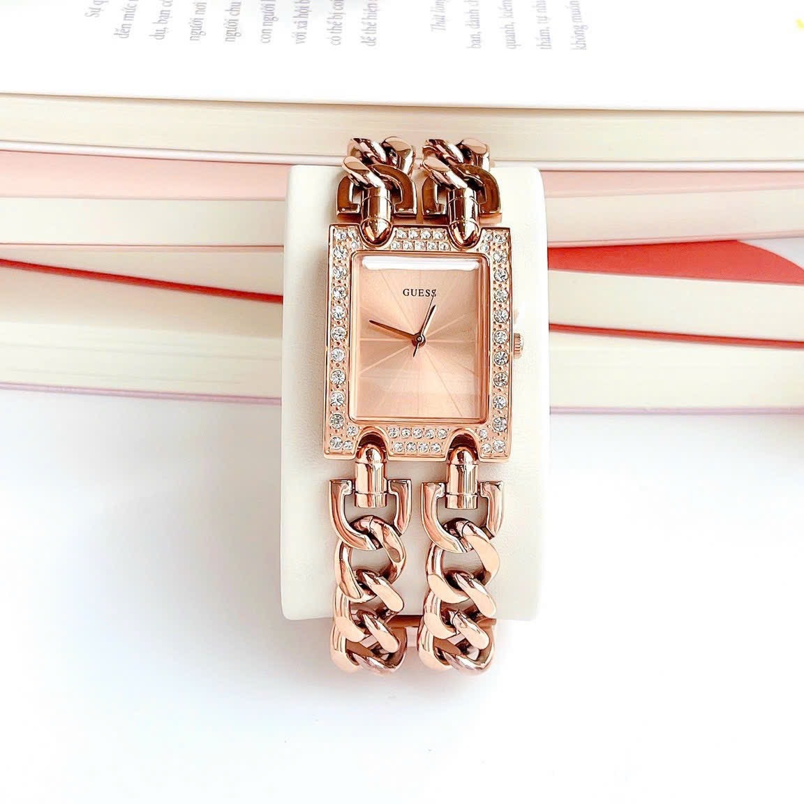 Đồng Hồ Guess Mặt Chữ Nhật |Nữ Giới |Rose Gold |Lắc Tay |Máy Pin (Quartz) |Size 28x35mm |donghogiatot.vn