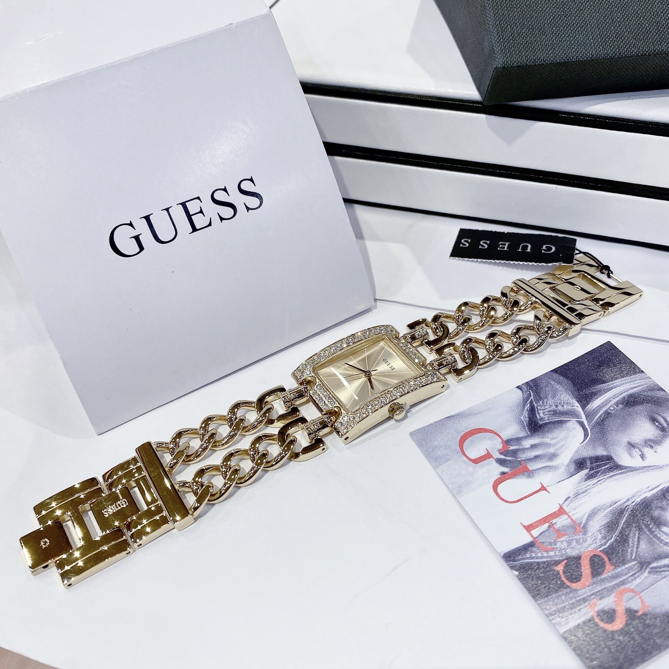 Đồng Hồ Guess Mặt Chữ Nhật |Nữ Giới |Vàng Gold |Lắc Tay |Máy Pin (Quartz) |Size 28x35mm |donghogiatot.vn
