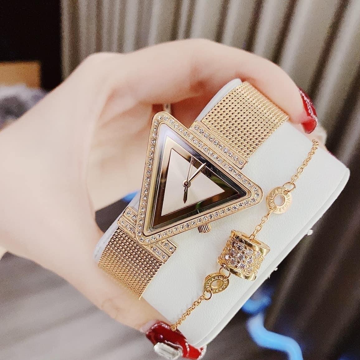 Đồng Hồ Guess Mặt Tam Giác |Nữ Giới |Đính Đá |Dây Lưới Vàng Gold |Máy Pin (Quartz) |Size 34mm |donghogiatot.vn