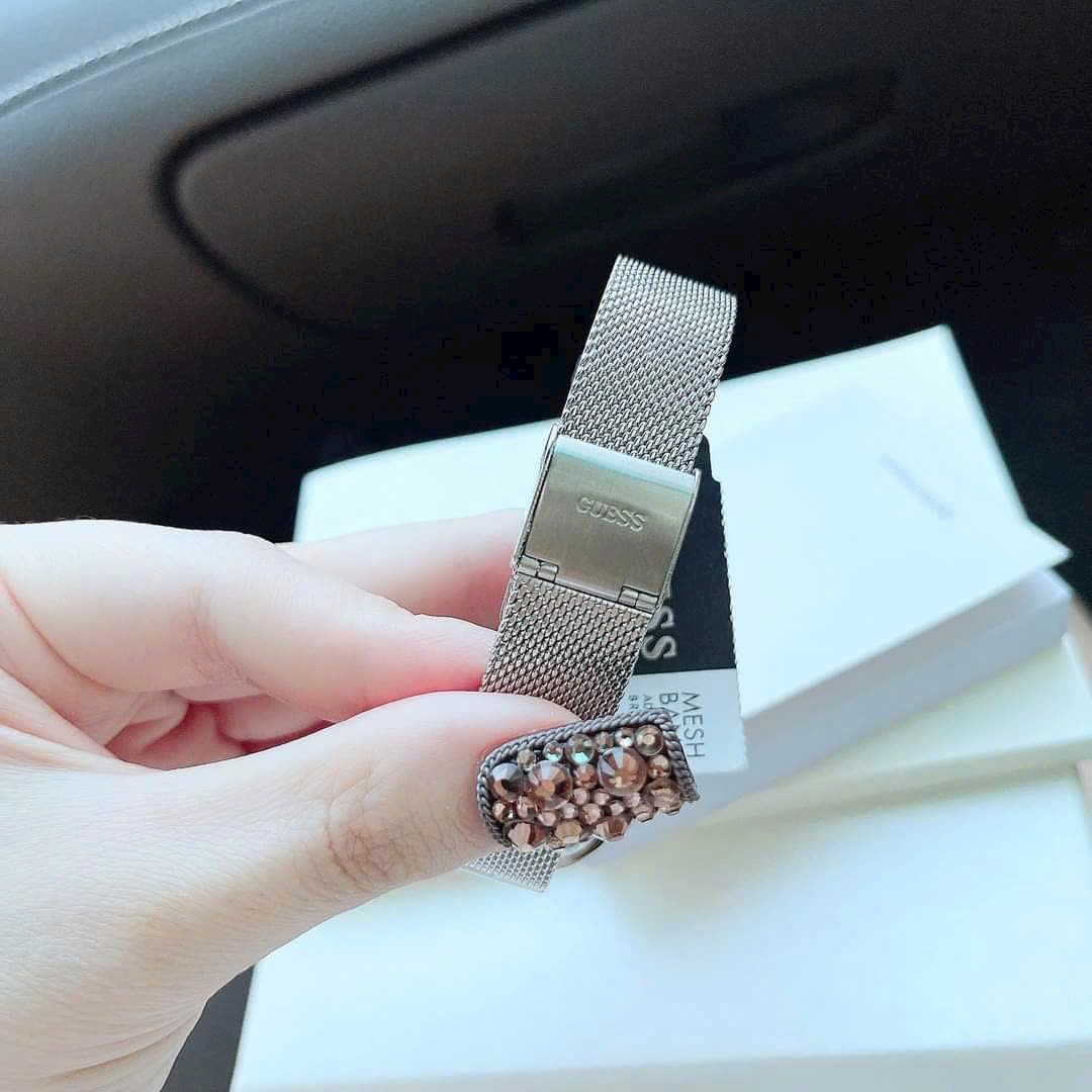 Đồng Hồ Guess Mặt Vuông Trắng |Nữ Giới |Dây Mesh Lưới Silver |Máy Pin (Quartz) |Size 32mm |donghogiatot.vn