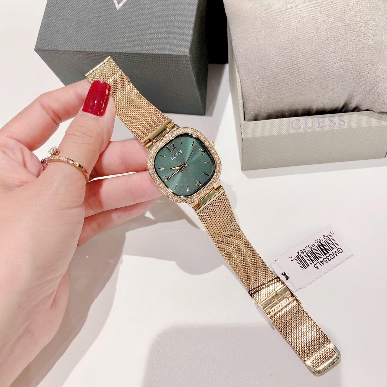 Đồng Hồ Guess Mặt Vuông Xanh Lá |Nữ Giới |Dây Mesh Lưới Vàng Gold |Máy Pin (Quartz) |Size 32mm |donghogiatot.vn