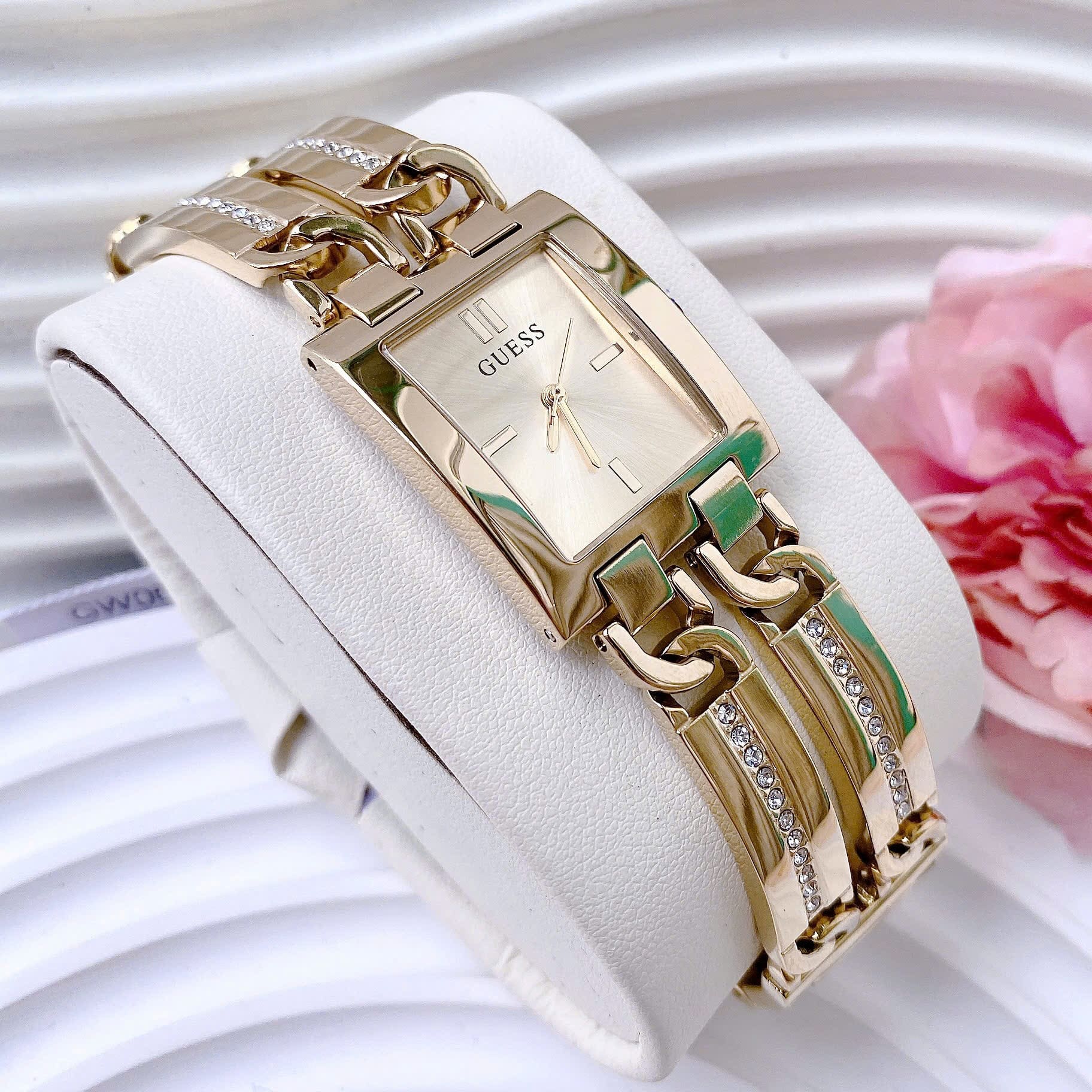 Đồng Hồ Guess Mod ID |Nữ Giới |6 Kim |Mặt Chữ Nhật |Dây Xích Vàng Gold |Máy Pin (Quartz) |Size 24mm |donghogiatot.vn