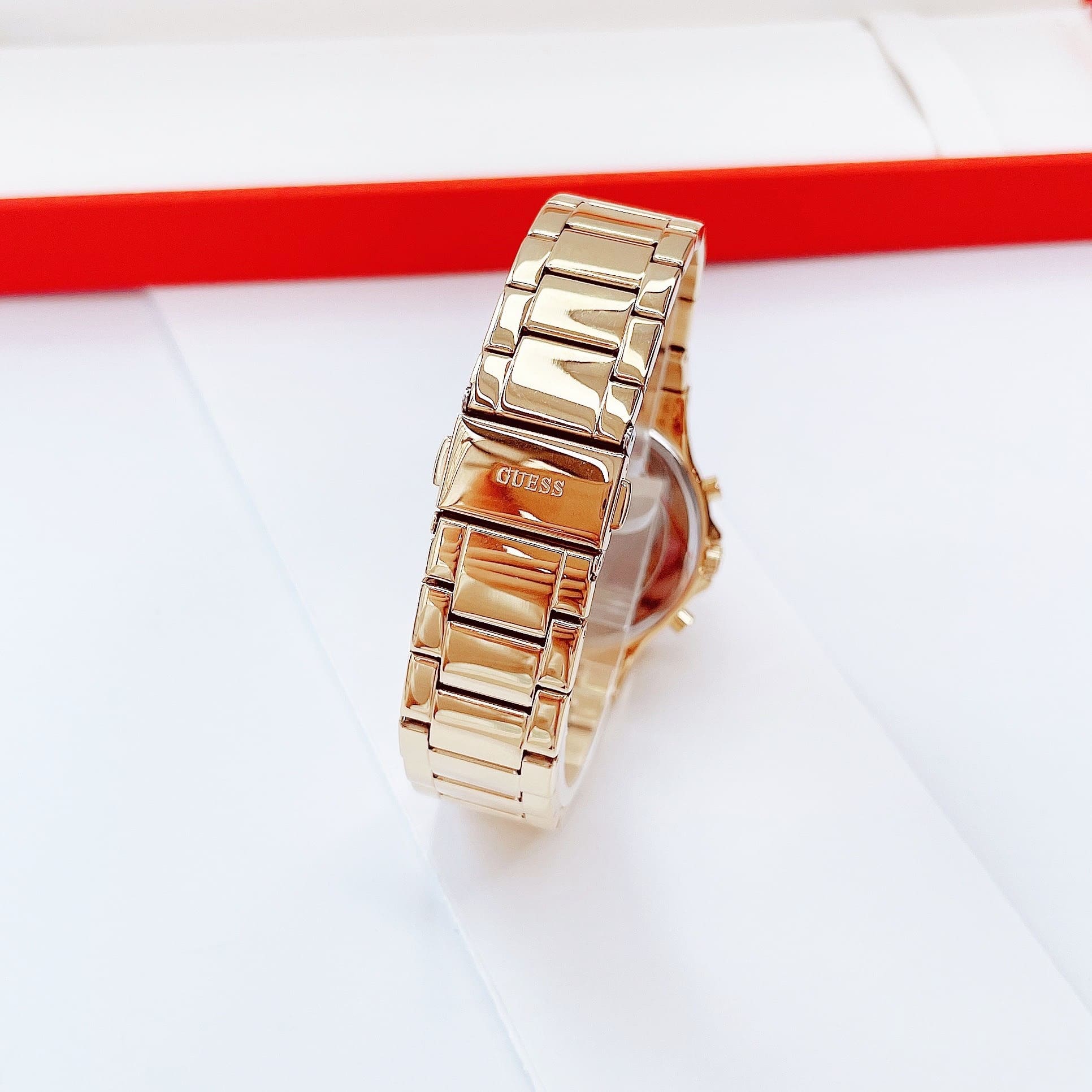 Đồng Hồ Guess Moonlighte |Nữ Giới |Đính Đá |Dây Kim Loại Vàng Gold |Máy Pin (Quartz) |Size 36mm |donghogiatot.vn