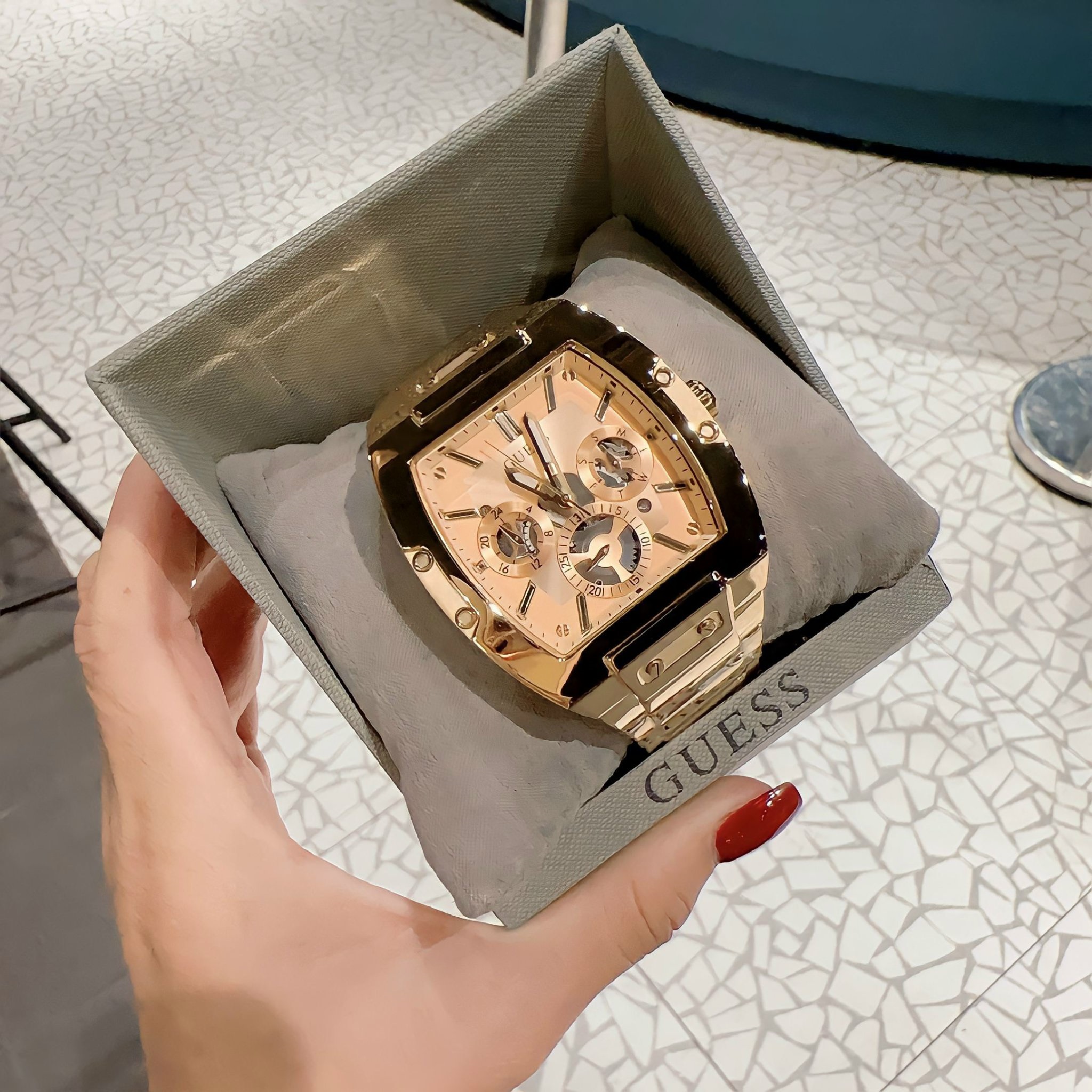 Đồng Hồ Guess Multi Function |Nam Giới |Dây Kim Loại Vàng Gold |Máy Pin (Quartz) |Size 43x51mm |donghogiatot.vn