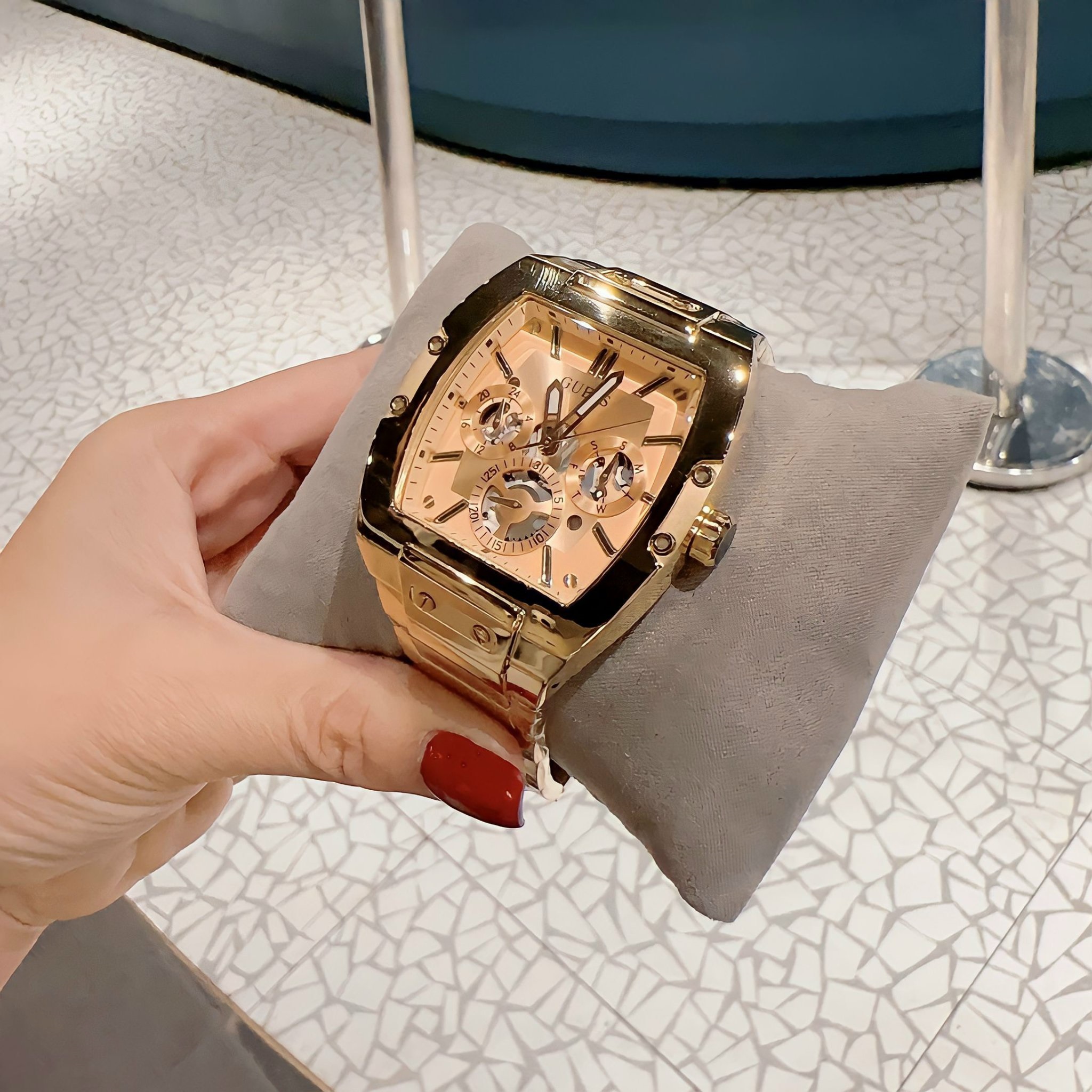 Đồng Hồ Guess Multi Function |Nam Giới |Dây Kim Loại Vàng Gold |Máy Pin (Quartz) |Size 43x51mm |donghogiatot.vn