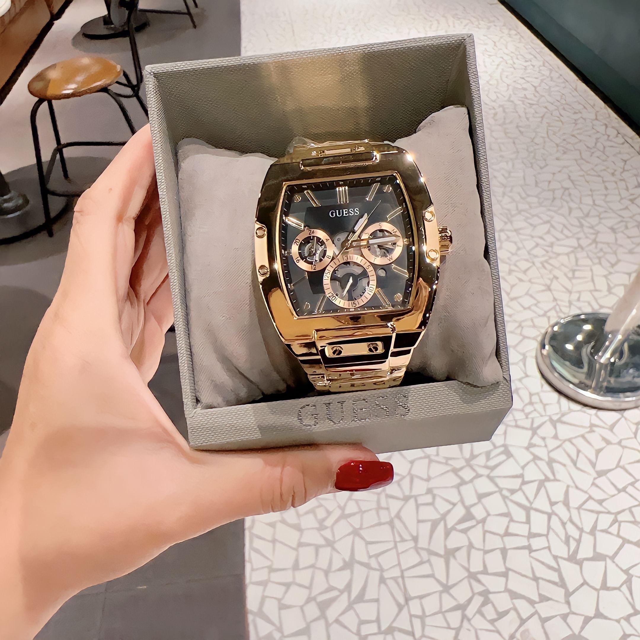 Đồng Hồ Guess Multi Function |Nam Giới |Mặt Đen |Dây Kim Loại Vàng |Máy Pin (Quartz) |Size 43x51mm |donghogiatot.vn