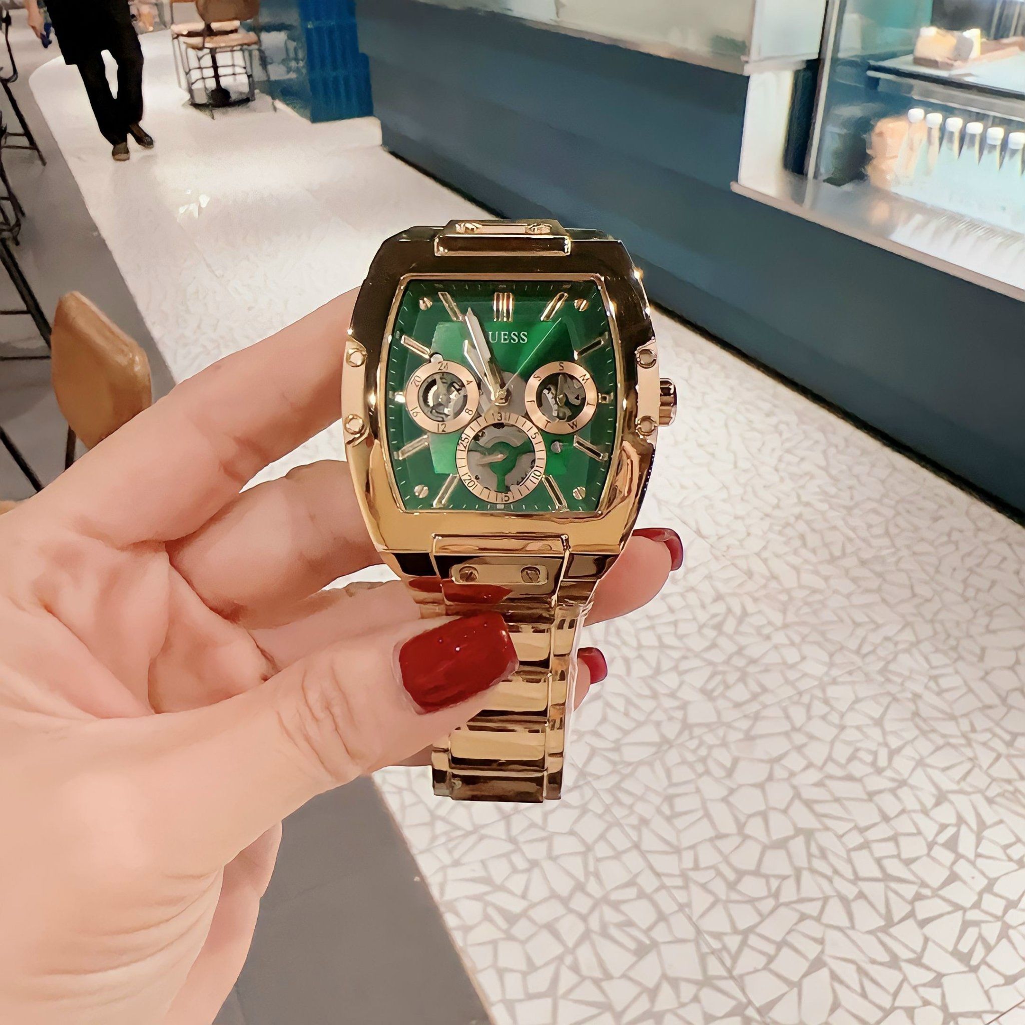 Đồng Hồ Guess Multi Function |Nam Giới |Mặt Xanh Lá |Dây Kim Loại Vàng |Máy Pin (Quartz) |Size 43x51mm |donghogiatot.vn