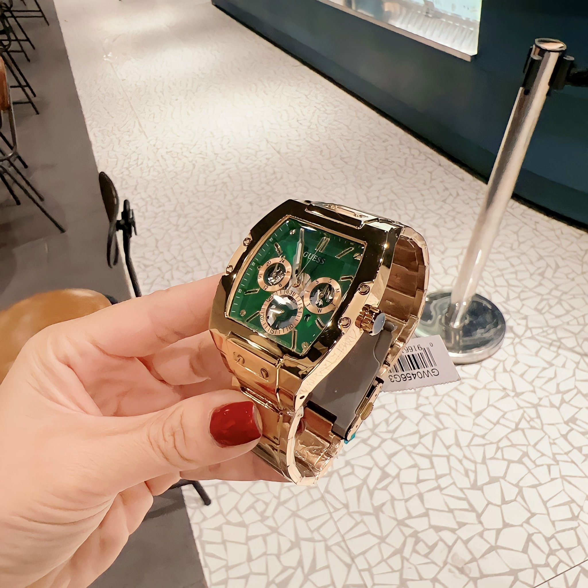 Đồng Hồ Guess Multi Function |Nam Giới |Mặt Xanh Lá |Dây Kim Loại Vàng |Máy Pin (Quartz) |Size 43x51mm |donghogiatot.vn