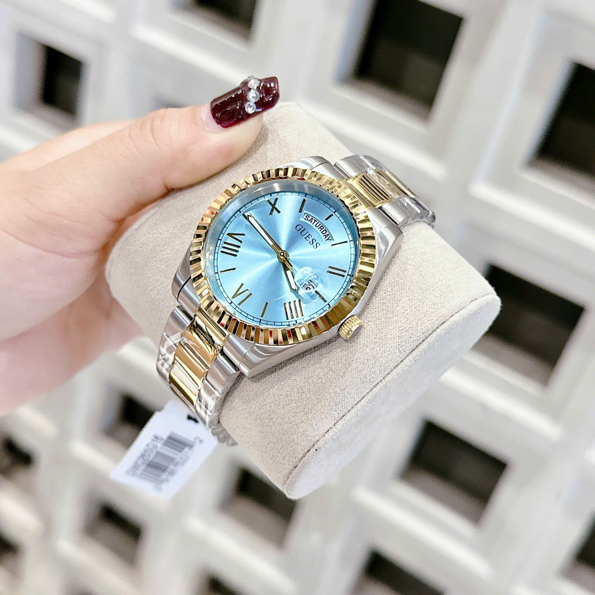 Đồng Hồ Guess Niềng Khía |Nam Giới |Mặt Xanh Ngọc |Dây Kim Loại Demi Vàng |Máy Pin (Quartz) |Size 42mm |donghogiatot.vn