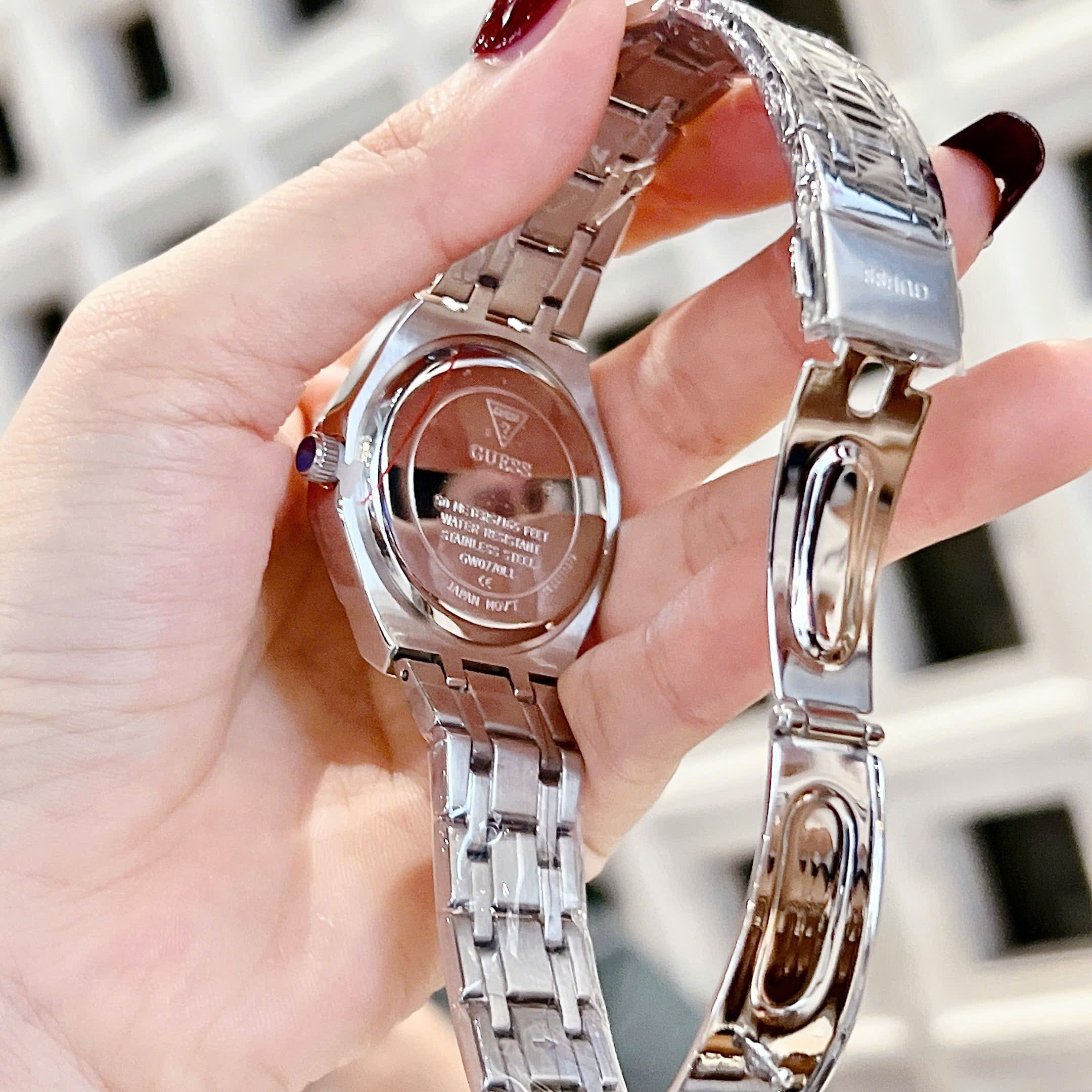 Đồng Hồ Guess Octagonal |Nữ Giới |Mặt Xanh Dương |Đính Đá |Dây Kim Loại Silver |Máy Pin (Quartz) |Size 36mm |donghogiatot.vn