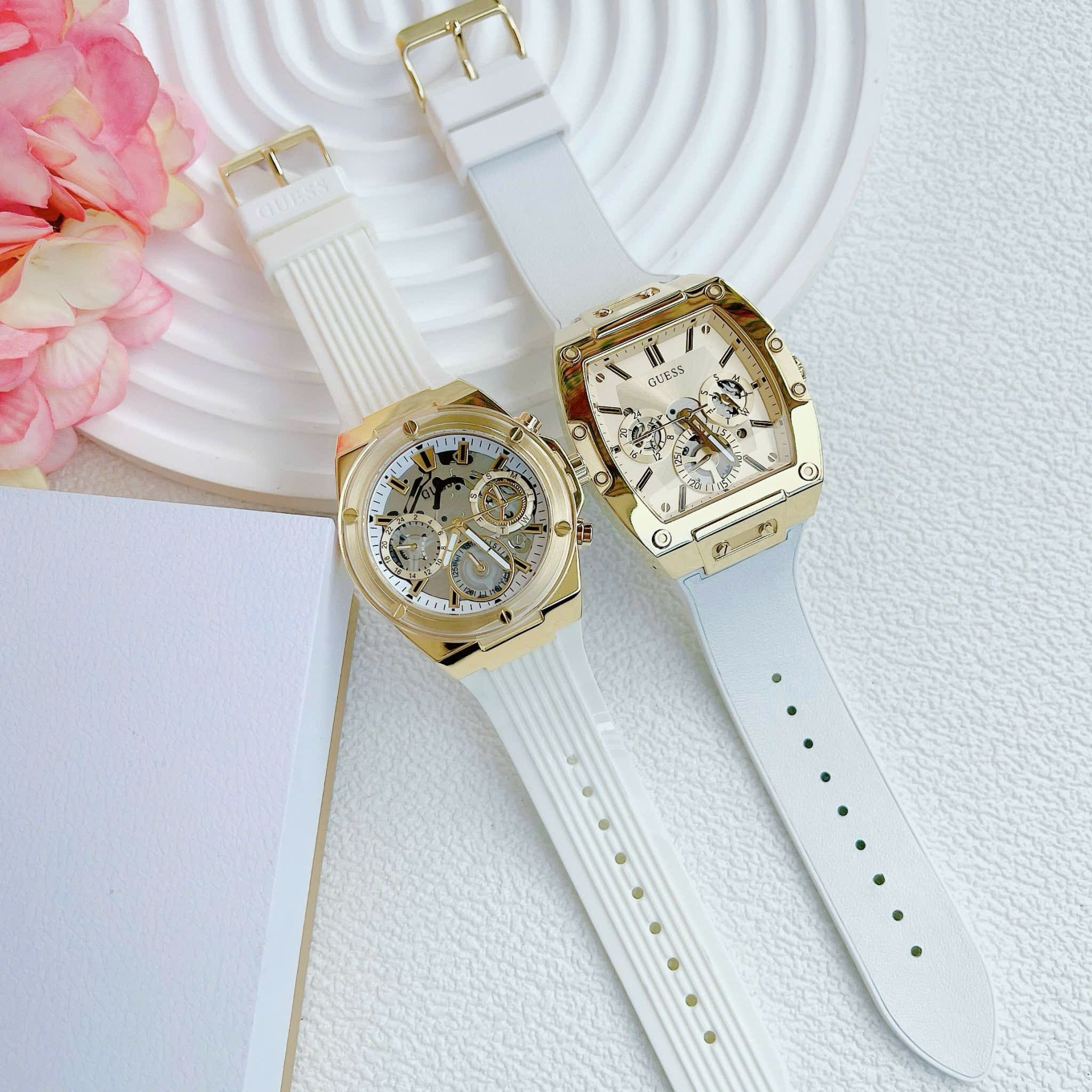 Đồng Hồ Guess Phoenix |Cặp Đôi |Chronograph |Vàng Gold |Dây Cao Su Trắng |Size 43x39mm |donghogiatot.vn