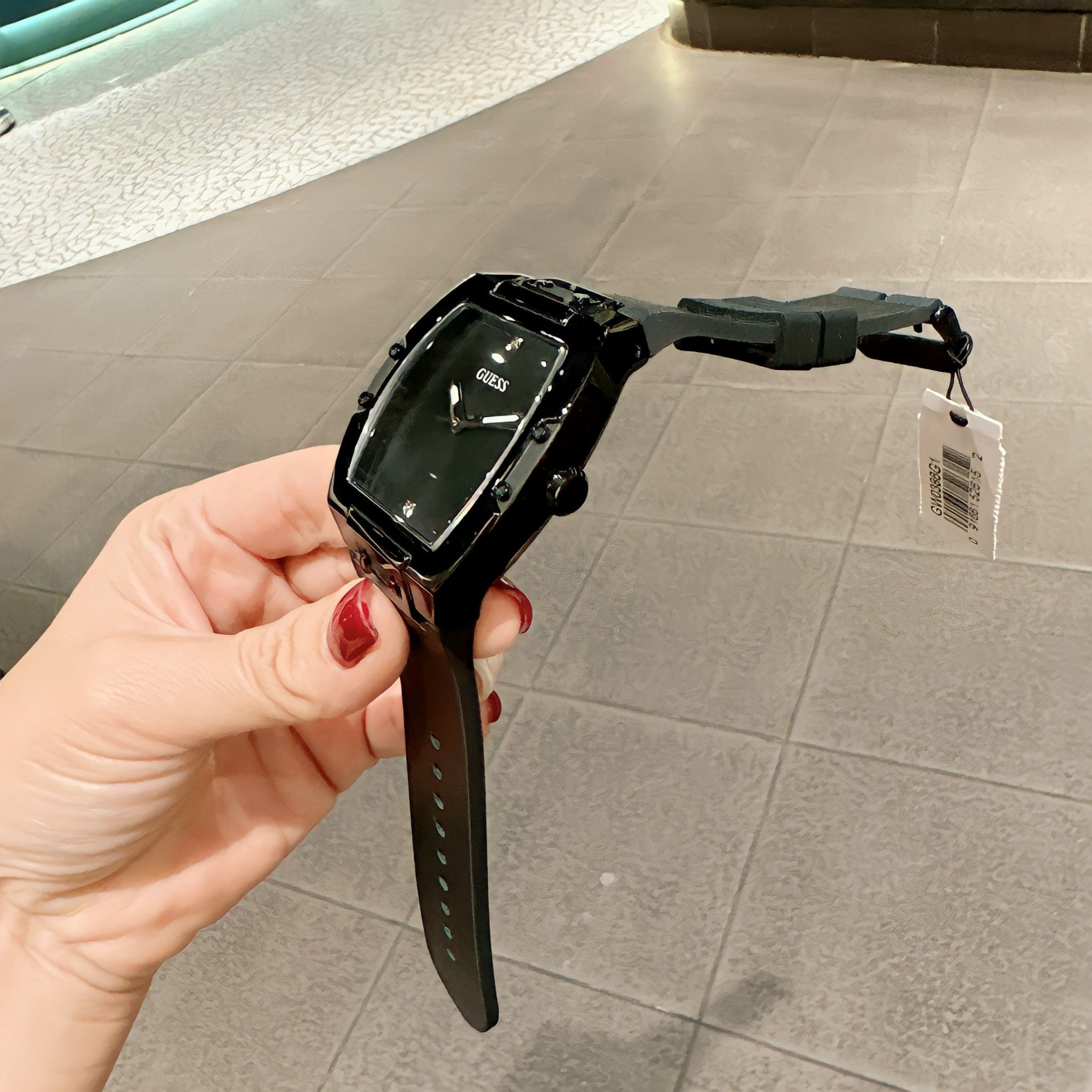 Đồng Hồ Guess Phoenix |Nam Giới |Mặt Chữ Nhật |Dây Cao Su Đen |Máy Pin (Quartz) |Size 43x51mm |donghogiatot.vn