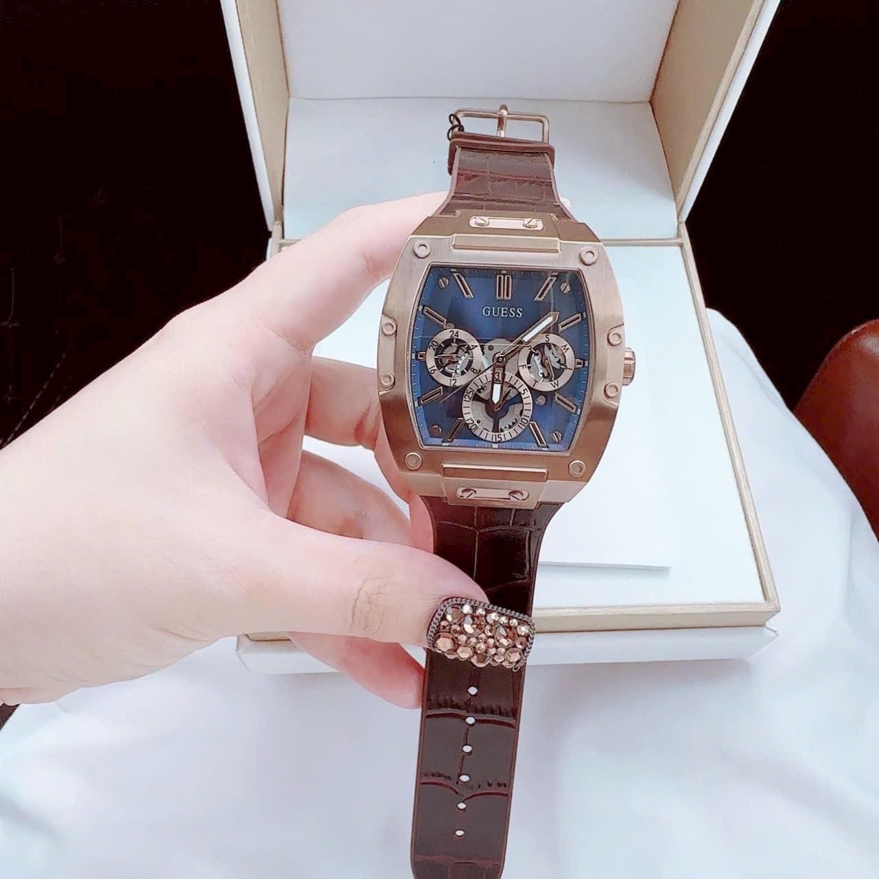 Đồng Hồ Guess Phoenix |Nam Giới |Mặt Xanh |Dây Cao Su Nâu |Máy Pin (Quartz) |Size 43x51mm |donghogiatot.vn