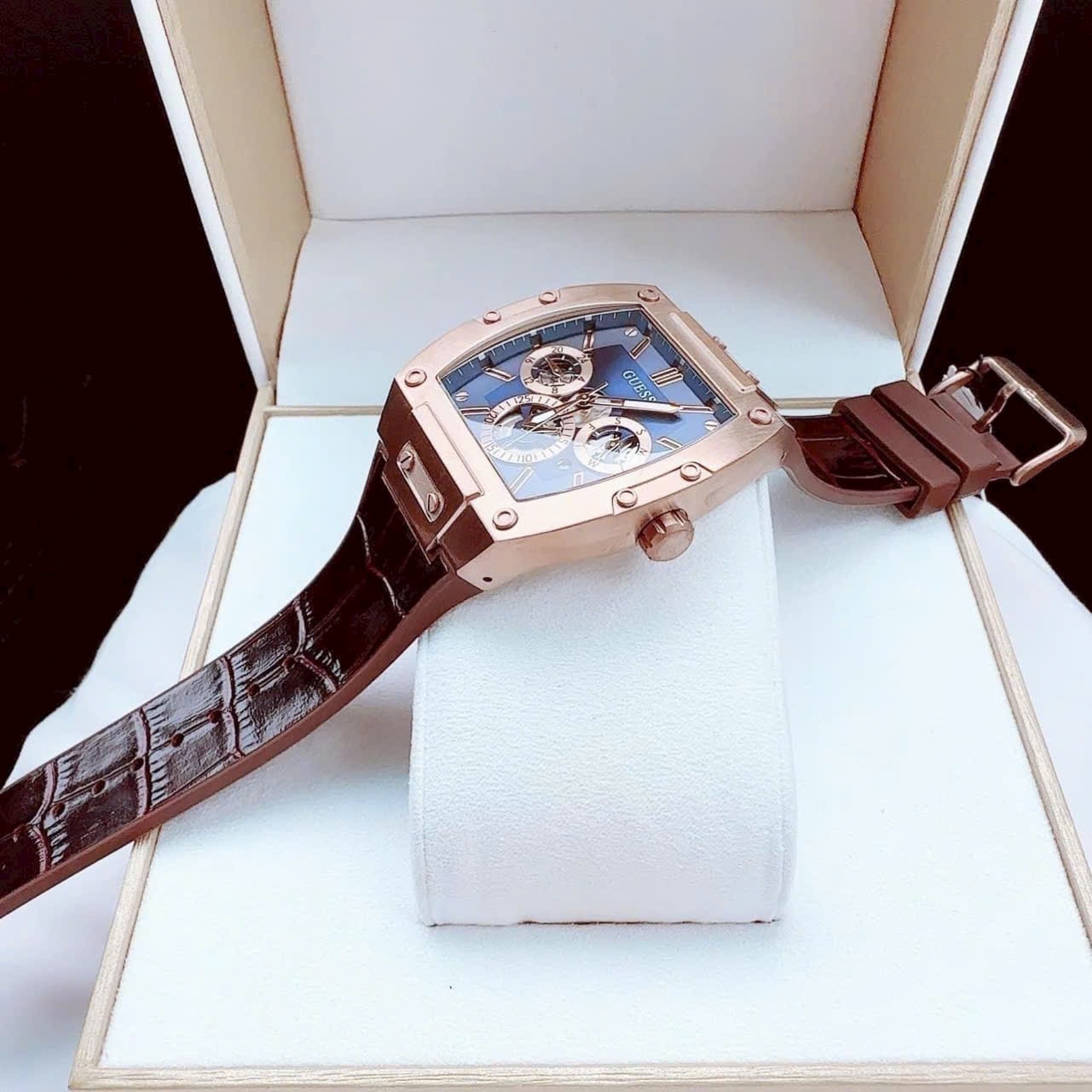 Đồng Hồ Guess Phoenix |Nam Giới |Mặt Xanh |Dây Cao Su Nâu |Máy Pin (Quartz) |Size 43x51mm |donghogiatot.vn