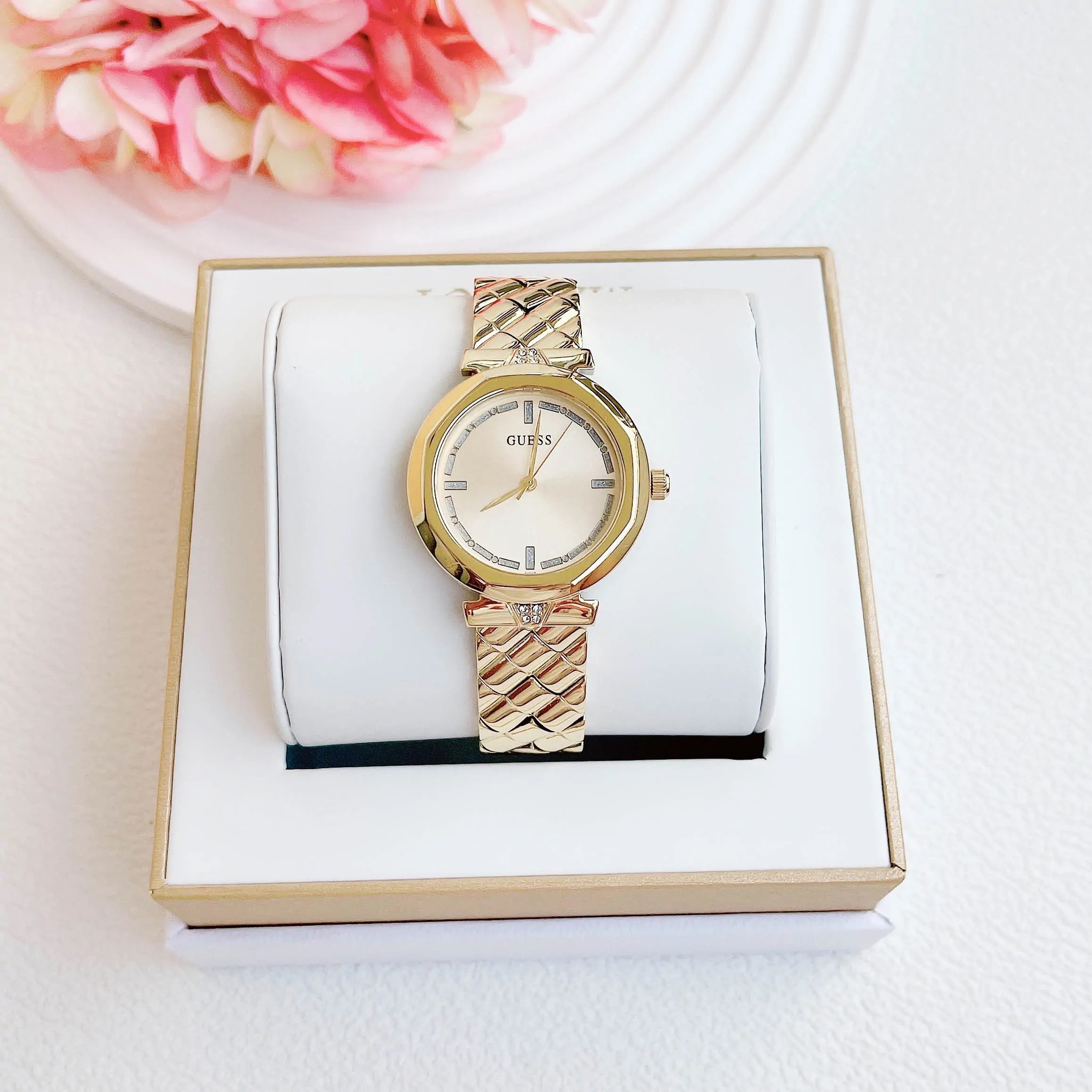 Đồng Hồ Guess Rumour |Nữ Giới |Vàng Gold |Dây Kim Loại |Máy Pin (Quartz) |Size 34mm |donghogiatot.vn