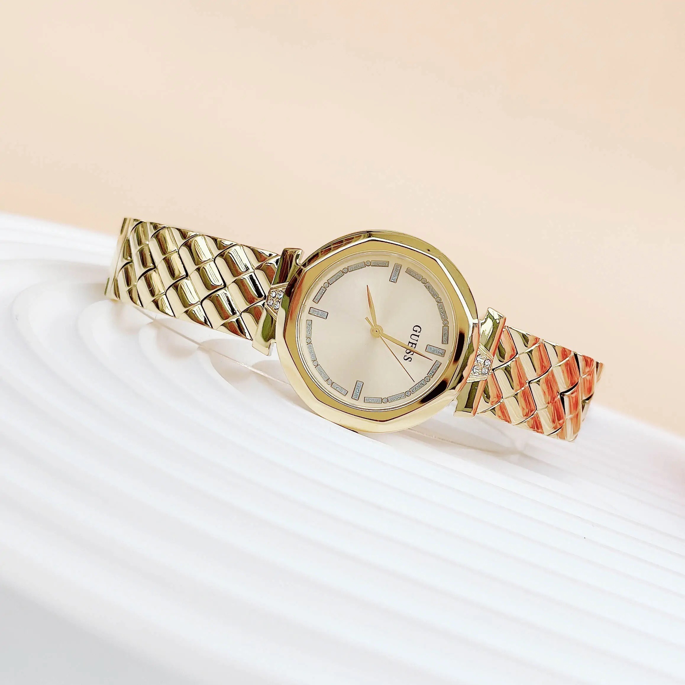 Đồng Hồ Guess Rumour |Nữ Giới |Vàng Gold |Dây Kim Loại |Máy Pin (Quartz) |Size 34mm |donghogiatot.vn