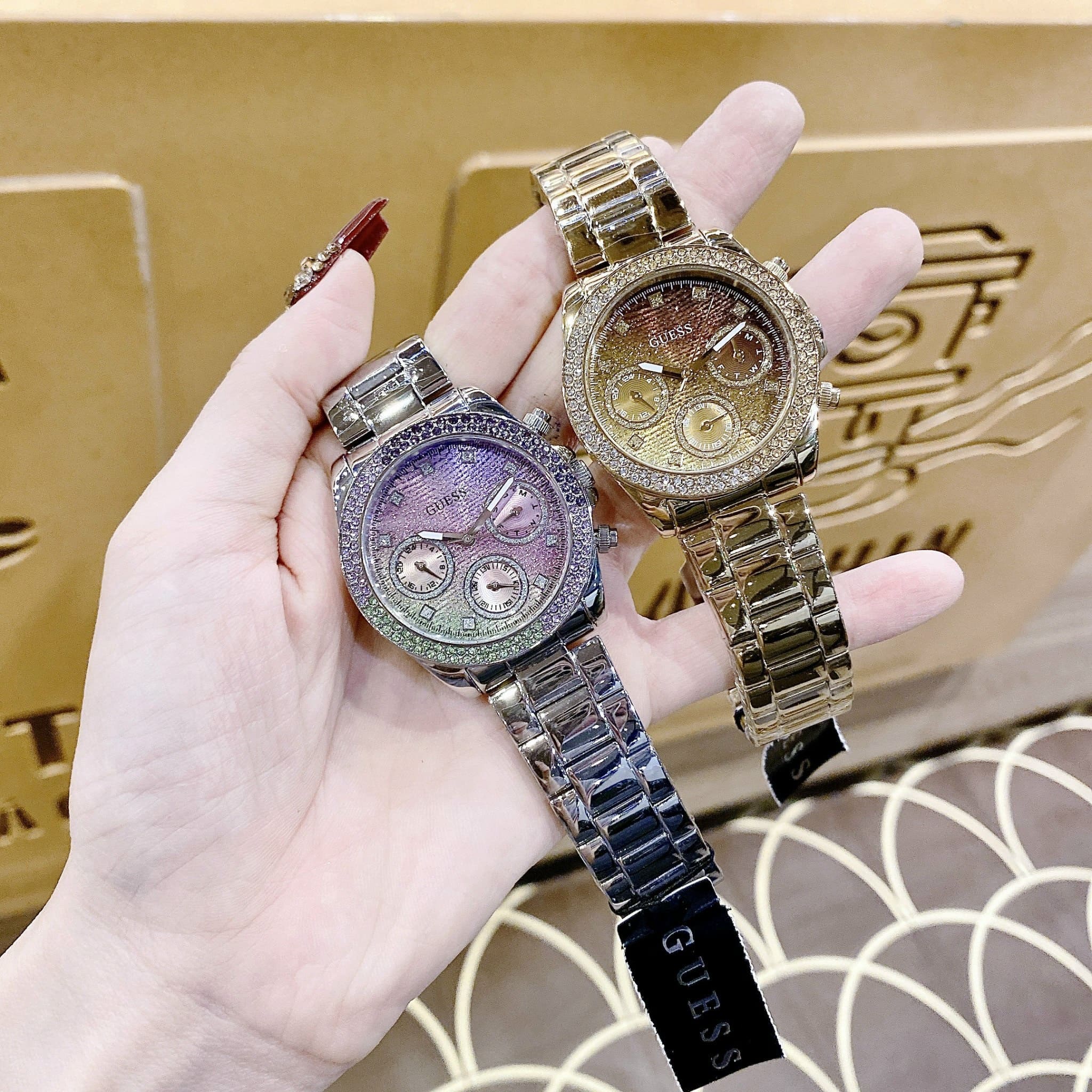Đồng Hồ Guess Sol |Nữ Giới |Mặt Đính Đá Tím Xanh |Dây Kim Loại |Máy Pin (Quartz) |Size 38mm |donghogiatot.vn