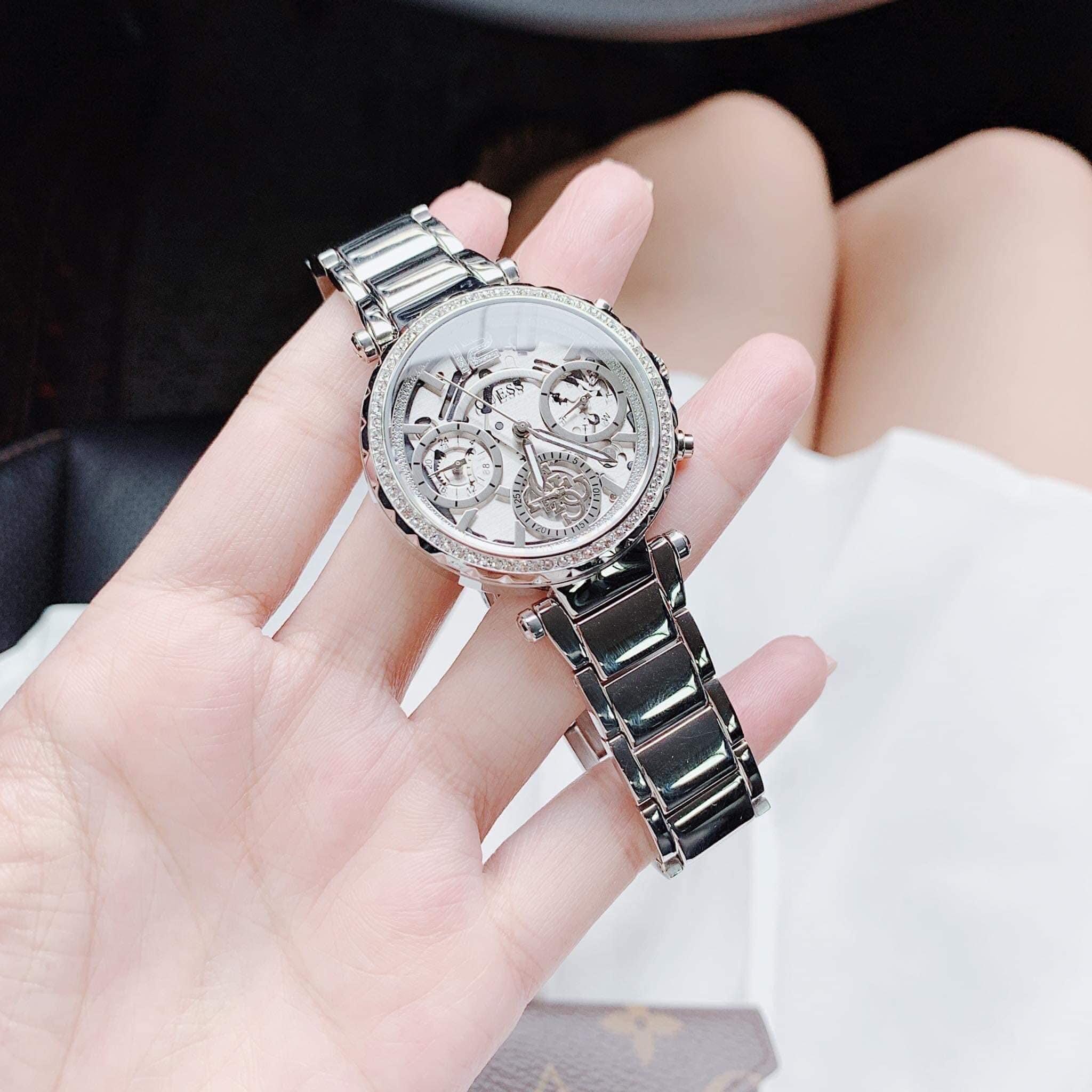 Đồng Hồ Guess Solstice |Nữ Giới |Mặt Đính Đá |Dây Kim Loại Trắng Silver |Máy Pin (Quartz) |Size 37mm |donghogiatot.vn