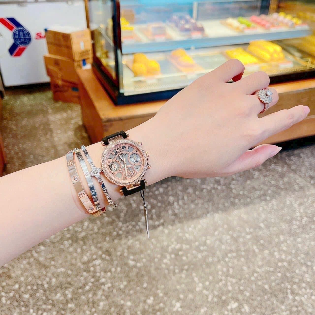 Đồng Hồ Guess Solstice |Nữ Giới |Rose Gold |Dây Cao Su Đen |Máy Pin (Quartz) |Size 36mm |donghogiatot.vn