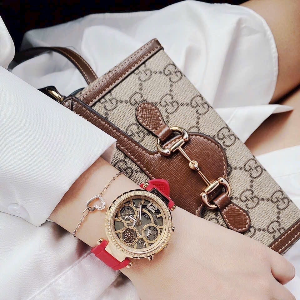 Đồng Hồ Guess Solstice |Nữ Giới |Vàng Gold |Dây Cao Su Đỏ |Máy Pin (Quartz) |Size 36mm |donghogiatot.vn
