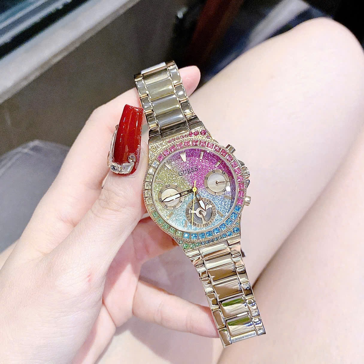 Đồng Hồ Guess Sugarrush |Nữ Giới |Đính Đá Cầu Vồng |Dây Kim Loại Vàng Gold |Máy Pin (Quartz) |Size 36mm |donghogiatot.vn
