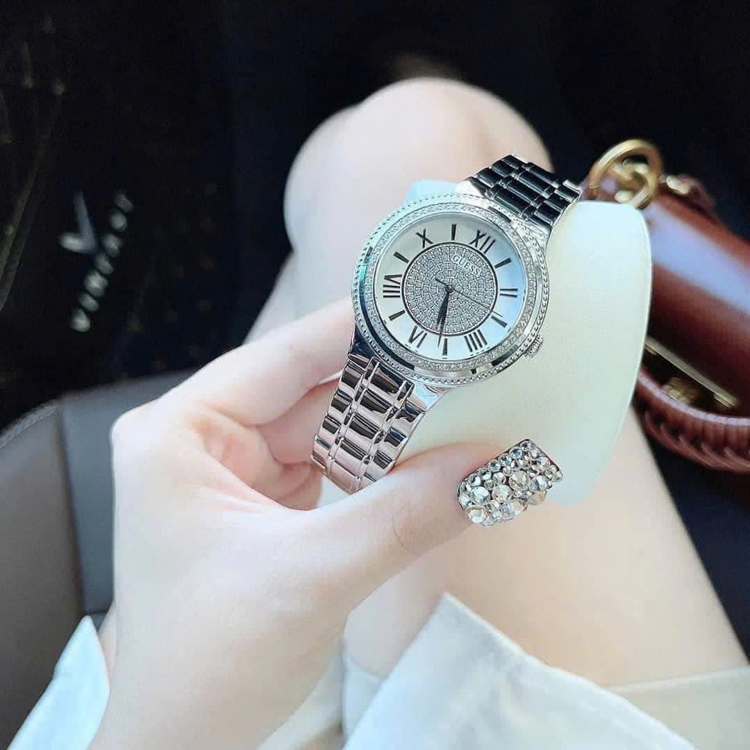 Đồng Hồ Guess Viền Đá |Nữ Giới |Mặt Số La Mã |Dây Kim Loại Silver |Máy Pin (Quartz) |Size 36mm |donghogiatot.vn