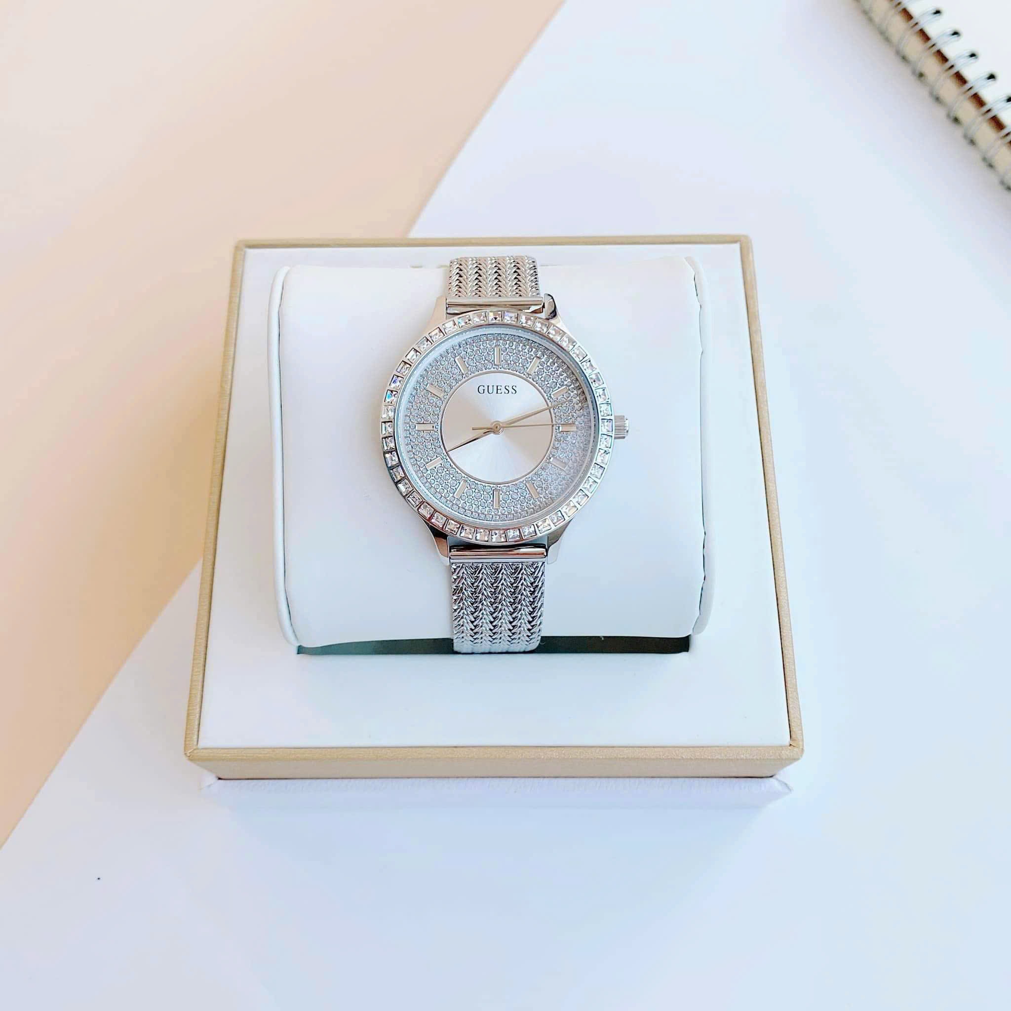 Đồng Hồ Guess Willow |Nữ Giới |Đính Đá |Dây Lưới Trắng Silver |Máy Pin (Quartz) |Size 38mm |donghogiatot.vn
