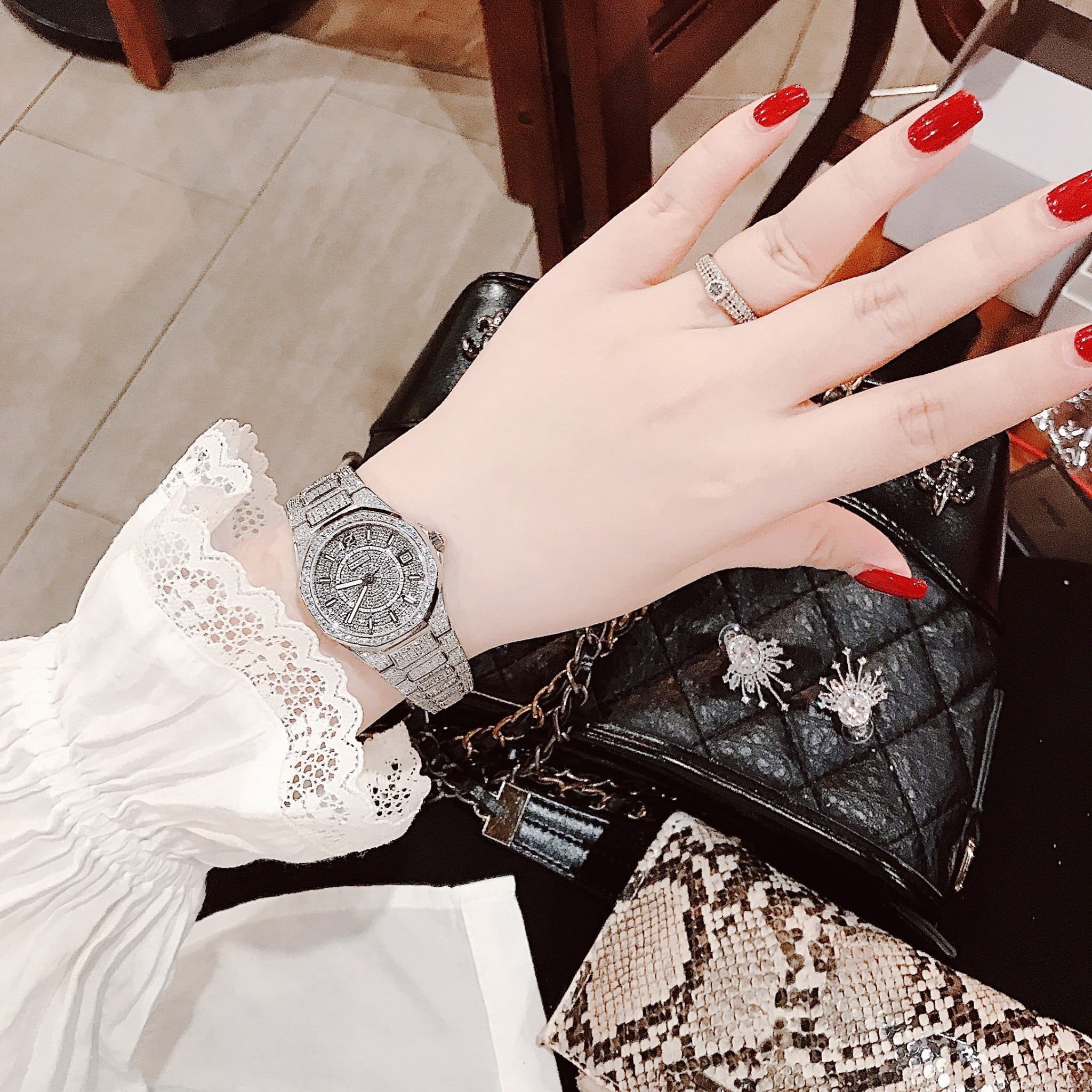 Đồng Hồ Hanboro Full Đá Swarovski  |Nữ Giới |Trắng Silver |Dây Kim Loại |Máy Pin (Quartz) |Size 34mm |donghogiatot.vn