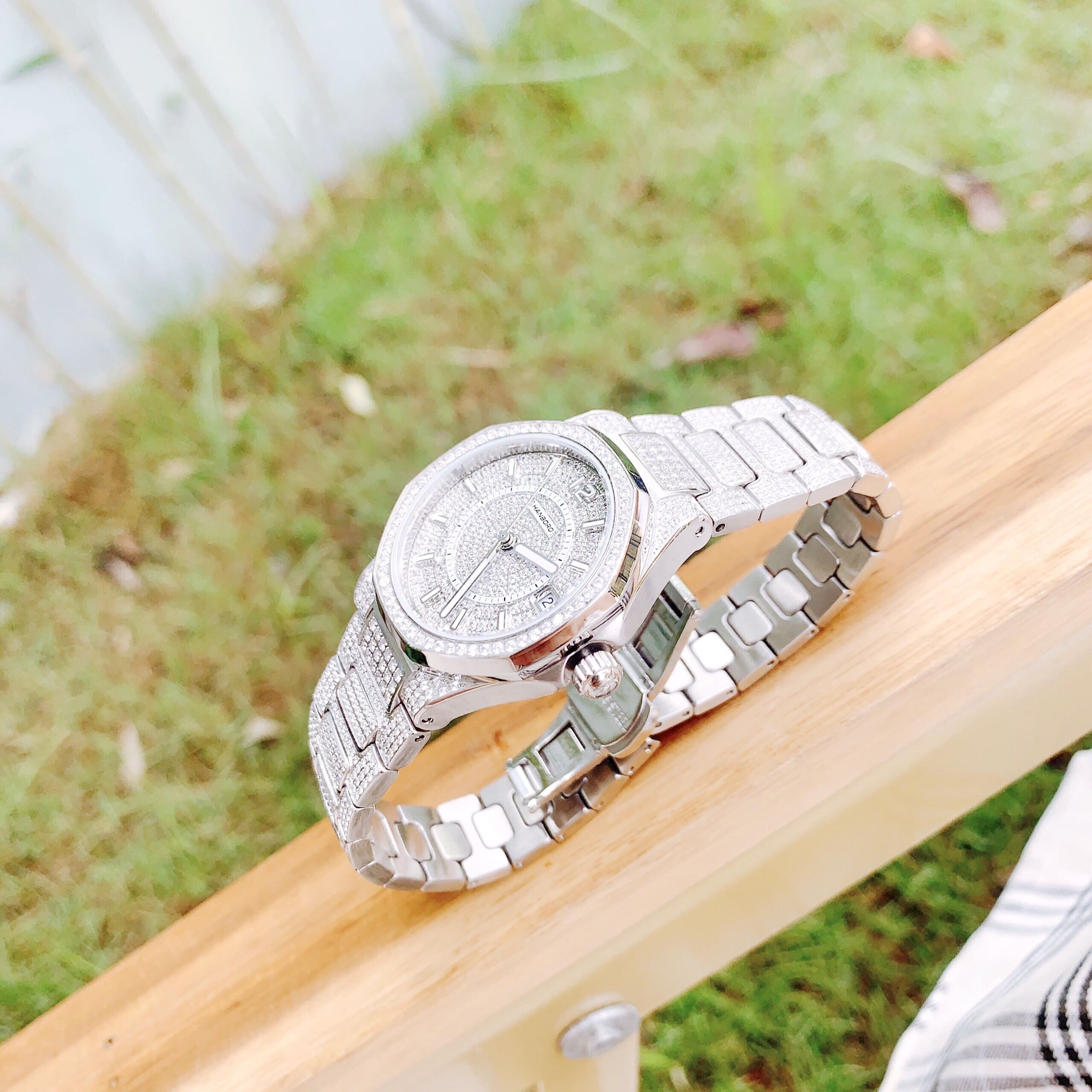 Đồng Hồ Hanboro Full Đá Swarovski  |Nữ Giới |Trắng Silver |Dây Kim Loại |Máy Pin (Quartz) |Size 34mm |donghogiatot.vn