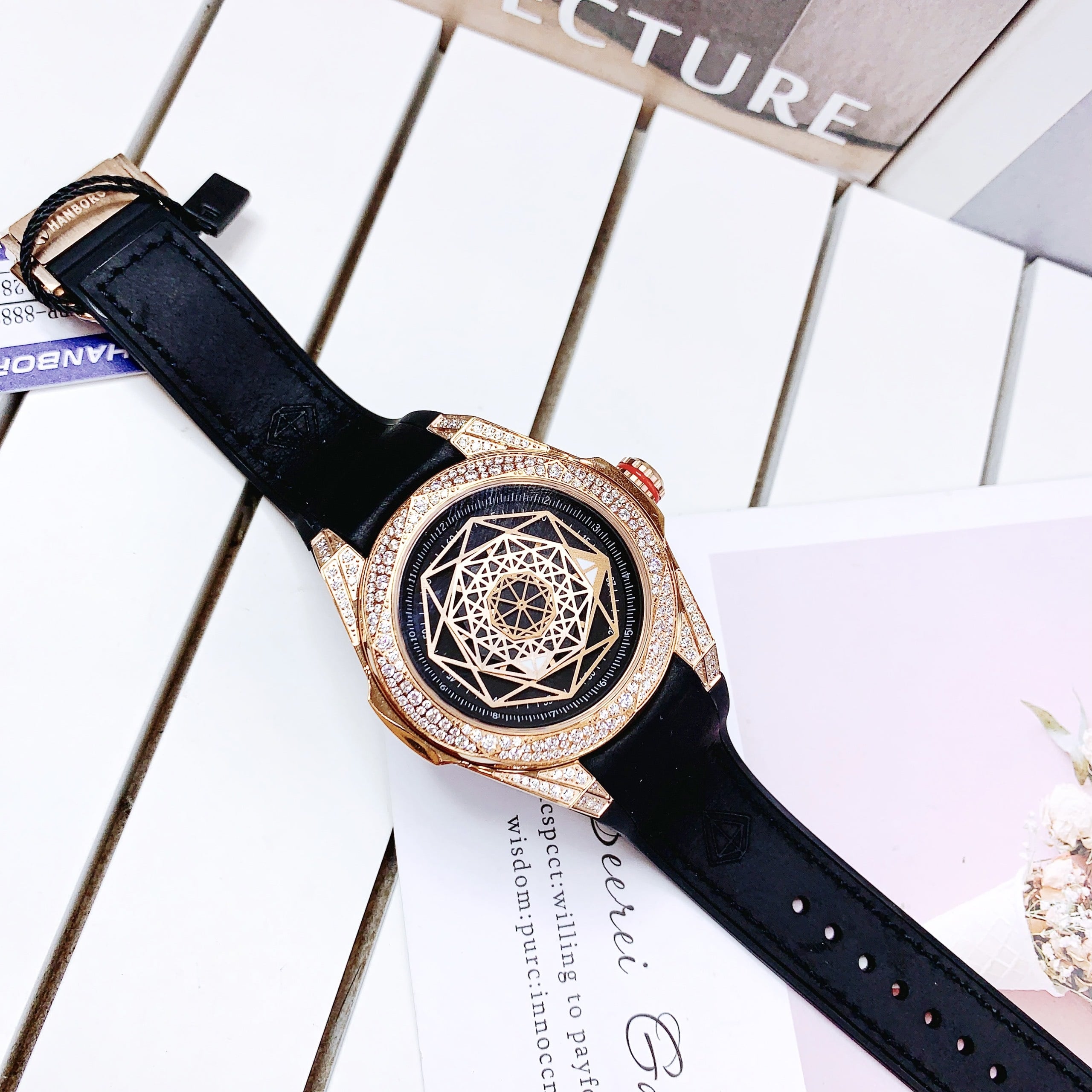 Đồng Hồ Hanboro Vũ Trụ Rose Gold |Nam Giới |Mặt Đính Đá |Dây Da |Máy Pin (Quartz) |Size 43mm |Donghohogiatot.vn