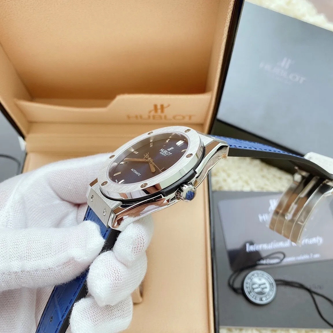 Đồng Hồ Hublot Classic Fusion |Nam Giới |Silver |Dây Da Xanh Bọc Cao Su |Máy Cơ (Automatic) |Size 42mm |donghogiatot.vn