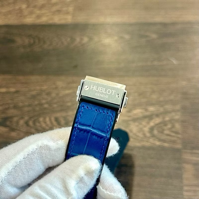 Đồng Hồ Hublot Classic Fusion |Nam Giới |Silver |Dây Da Xanh Bọc Cao Su |Máy Cơ (Automatic) |Size 42mm |donghogiatot.vn