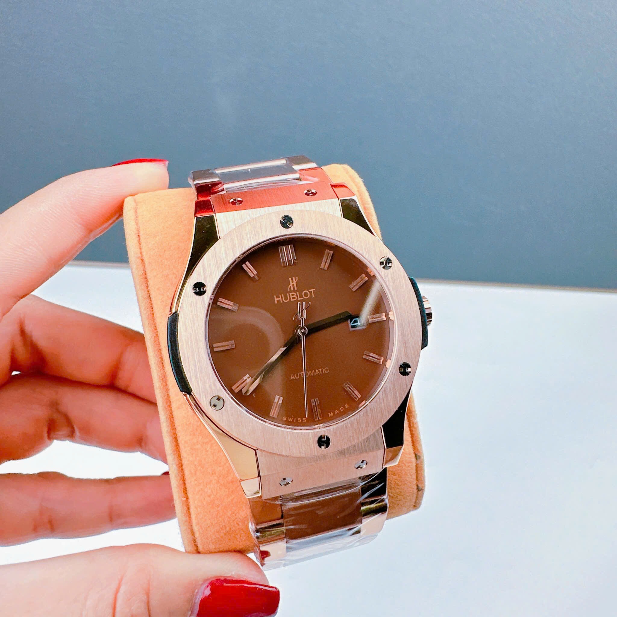 Đồng Hồ Hublot Classic Fusion |Nam Giới |Dây Kim Loại Rose Gold |Máy Tự Động (Automatic) |Size 42mm |donghogiatot.vn