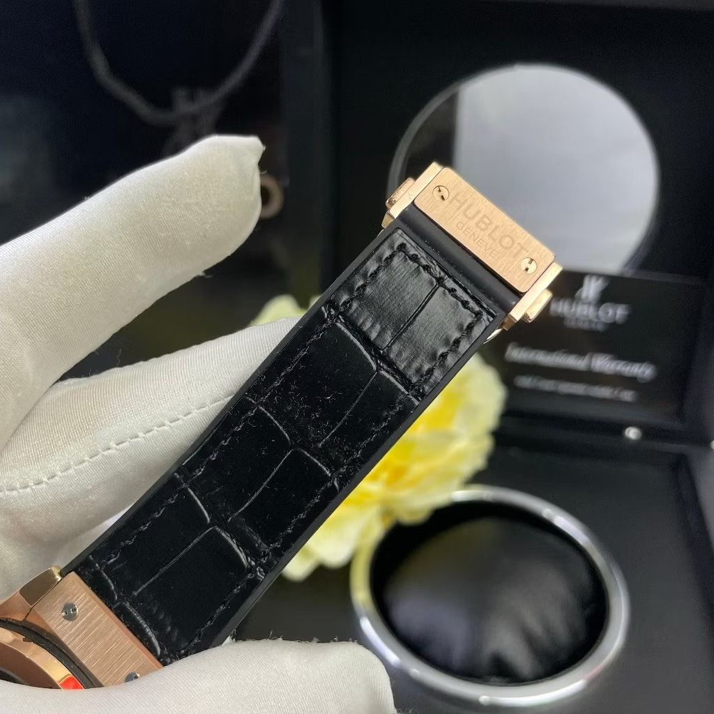 Đồng Hồ Hublot Classic Fusion |Nam Giới |Rose Gold |Dây Da Bọc Cao Su |Máy Cơ (Automatic) |Size 42mm |donghogiatot.vn