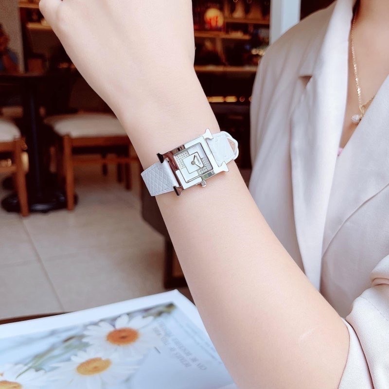 Đồng Hồ Madocy Tựa Hermes |Nữ Giới |Mặt Vuông Đính Đá |Dây Da Trắng |Máy Pin (Quartz) |Size 32mm |Donghogiatot.vn