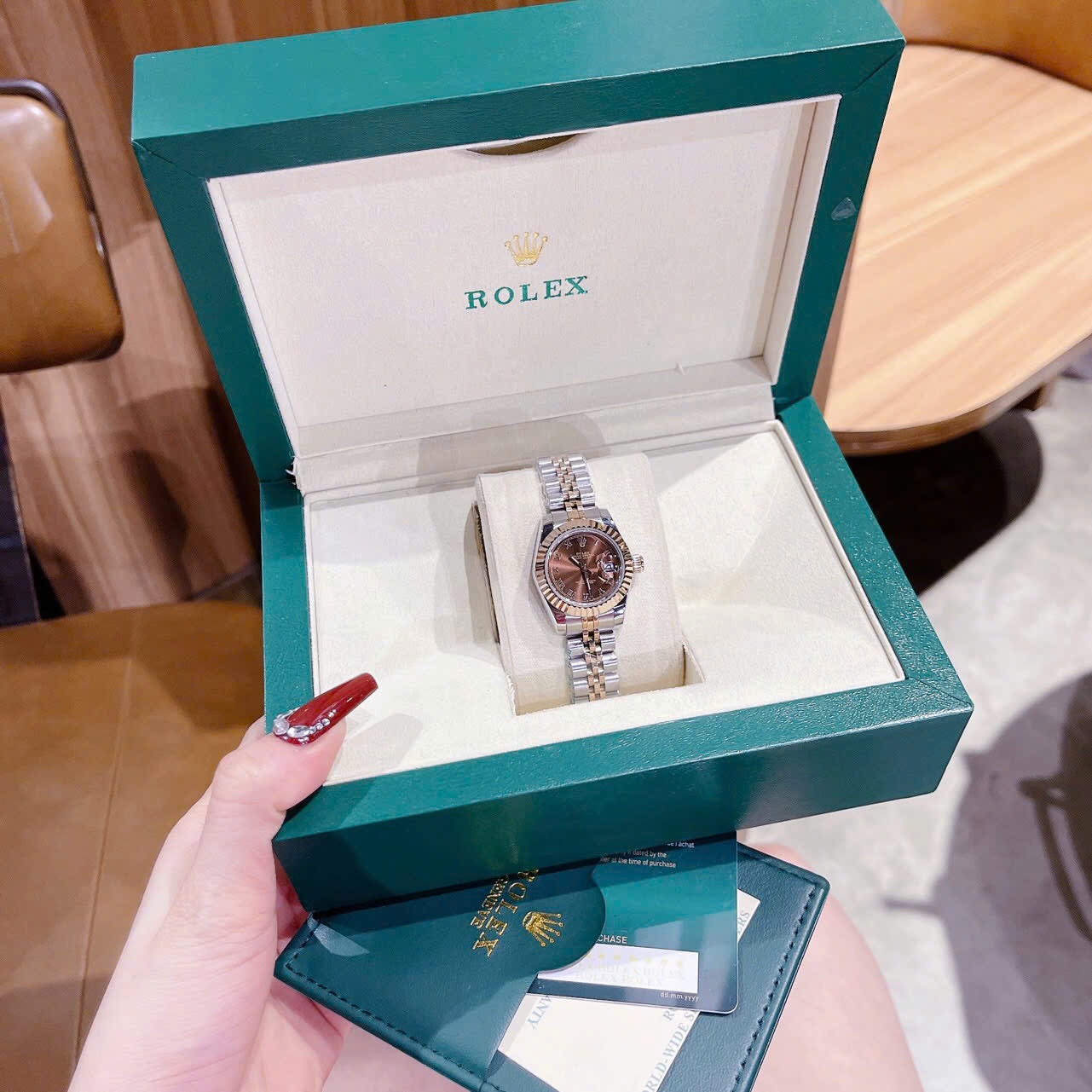 Đồng Hồ Rolex Mặt Số La Mã |Nữ Giới |Nâu |Niềng Khía |Dây Kim Loại Demi |Máy Pin (Máy Quartz) |Size 28mm |donghogiatot.vn