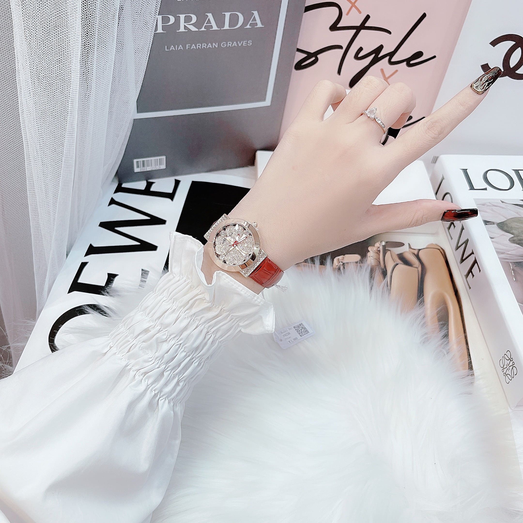 Đồng Hồ Melissa Cỏ 4 Lá |Nữ Giới |Đính Đá |Rose Gold |Dây Da Đỏ |Máy Pin (Quartz) |Size 32mm |donghogiatot.vn