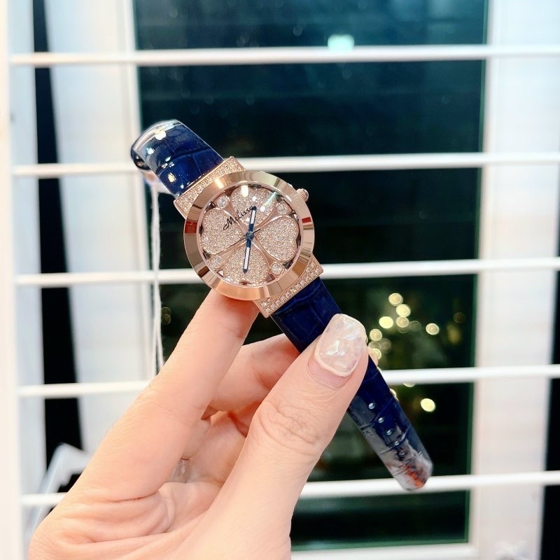 Đồng Hồ Melissa Cỏ 4 Lá |Nữ Giới |Đính Đá |Rose Gold |Dây Da Xanh |Máy Pin (Quartz) |Size 32mm |donghogiatot.vn