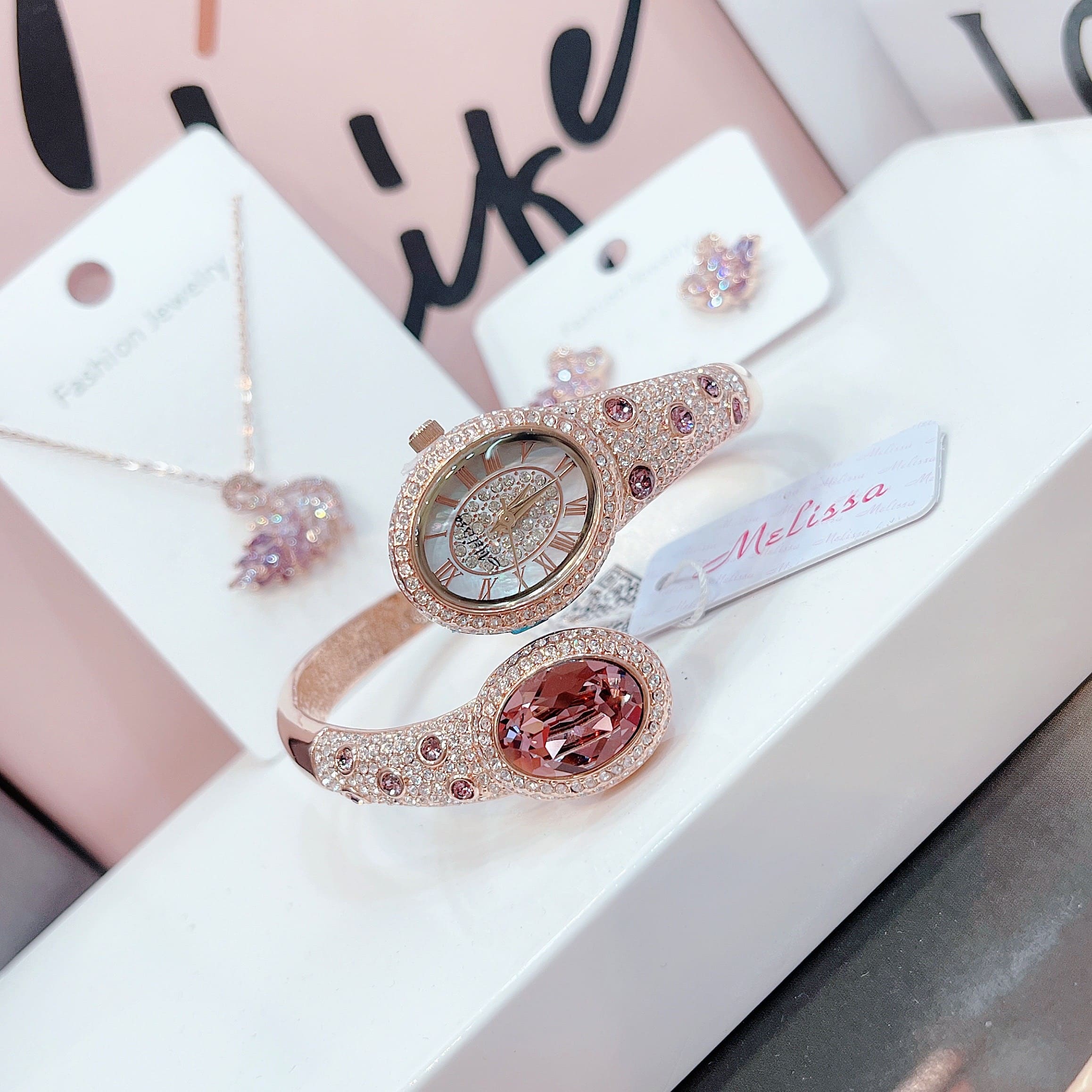 Đồng Hồ Melissa Đầu Rắn |Nữ Giới |Đính Đá Đỏ |Vòng Tay Rose Gold |Máy Pin (Quartz) |Size 28mm |donghogiatot.vn