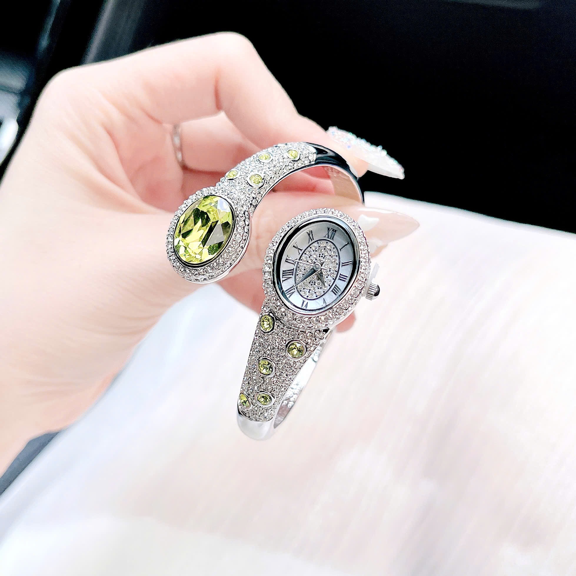 Đồng Hồ Melissa Đầu Rắn |Nữ Giới |Đính Đá Xanh Lá |Vòng Tay Silver |Máy Pin (Quartz) |Size 28mm |donghogiatot.vn