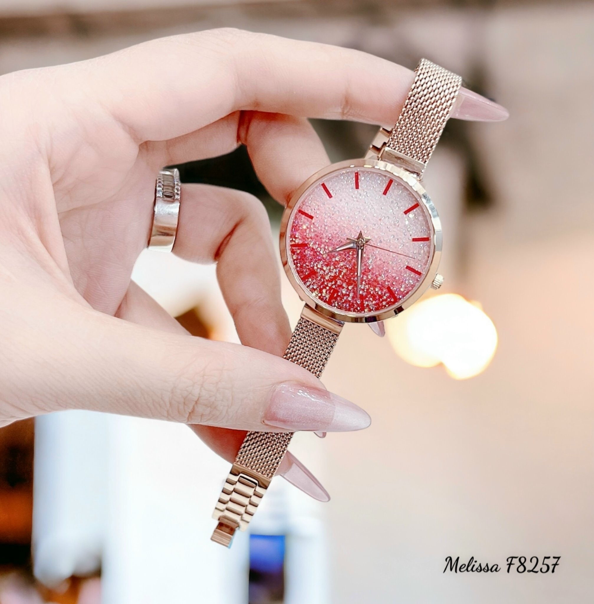 Đồng Hồ Melissa Đính Đá Nhũ Hồng |Nữ Giới |Dây Mesh Lưới Rose Gold |Máy Pin (Quartz) |Size 34mm |donghogiatot.vn