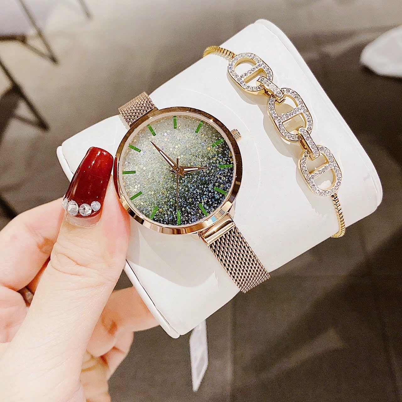 Đồng Hồ Melissa Đính Đá Nhũ Xanh Lá |Nữ Giới |Dây Mesh Lưới Rose Gold |Máy Pin (Quartz) |Size 34mm |donghogiatot.vn