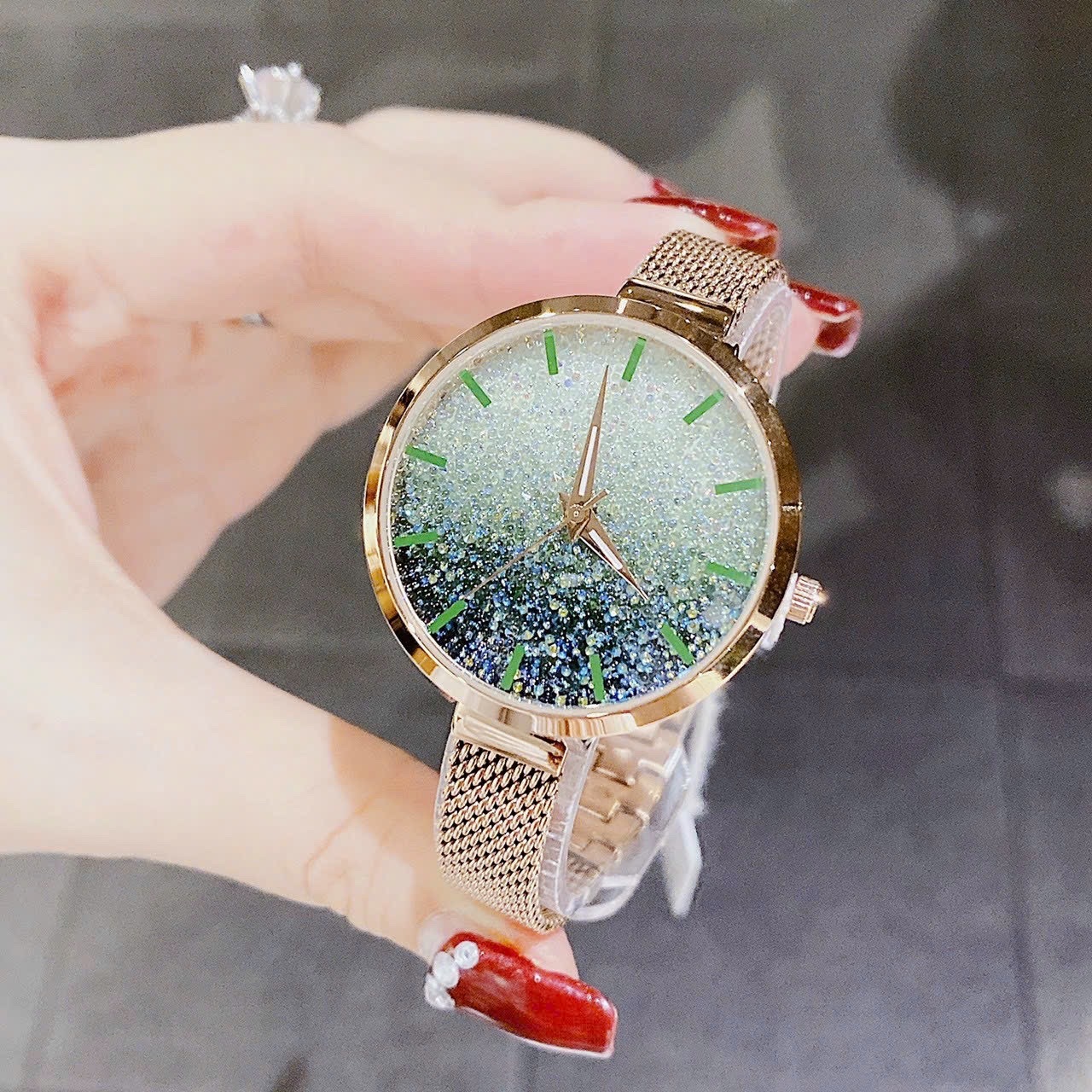 Đồng Hồ Melissa Đính Đá Nhũ Xanh Lá |Nữ Giới |Dây Mesh Lưới Rose Gold |Máy Pin (Quartz) |Size 34mm |donghogiatot.vn
