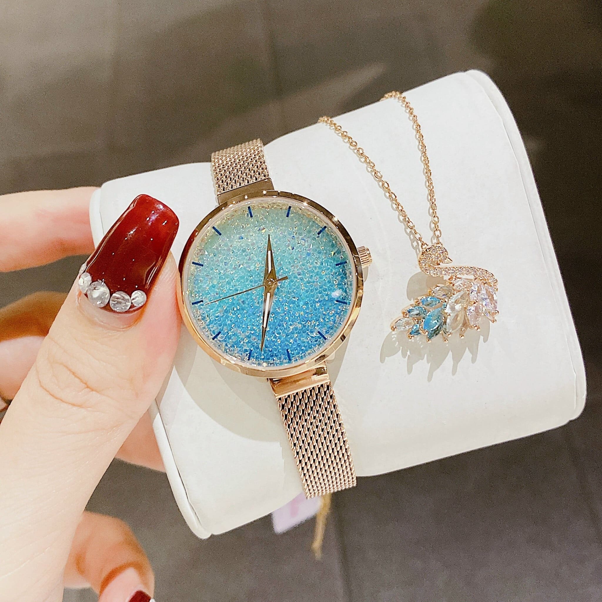 Đồng Hồ Melissa Full Đá Xanh Ngọc |Nữ Giới |Dây Mesh Lưới Rose Gold |Máy Pin (Quartz) |Size 30mm |donghogiatot.vn