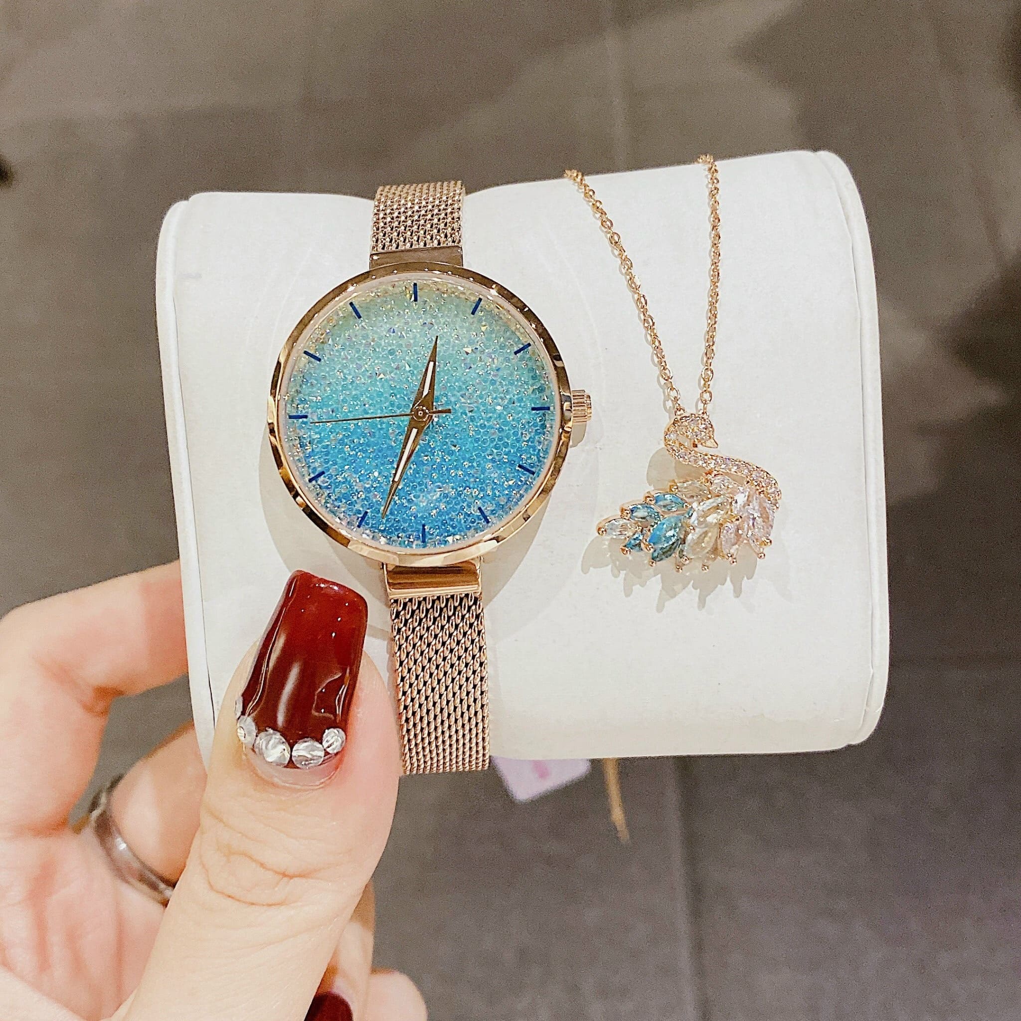 Đồng Hồ Melissa Full Đá Xanh Ngọc |Nữ Giới |Dây Mesh Lưới Rose Gold |Máy Pin (Quartz) |Size 30mm |donghogiatot.vn